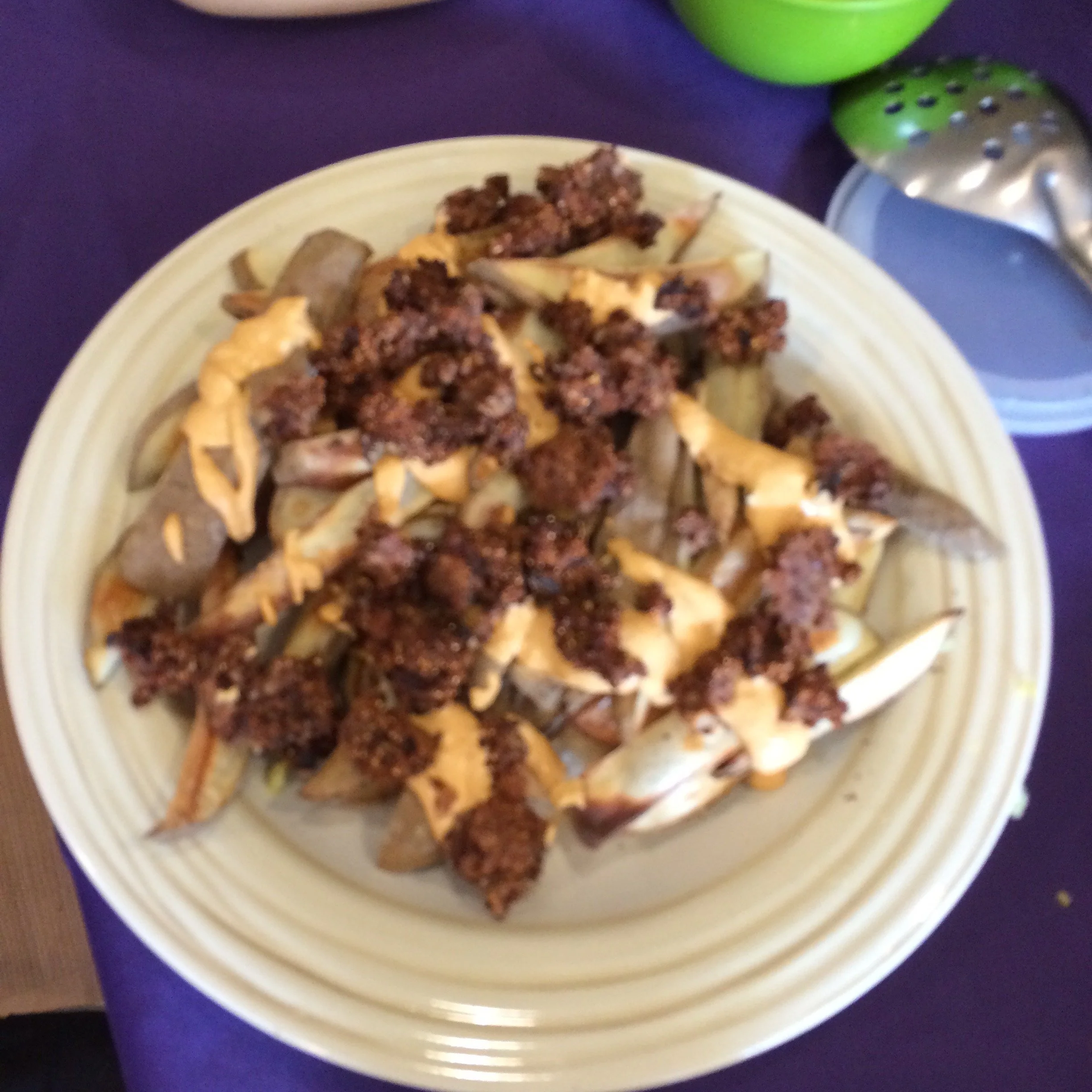 Vegan cheese fries