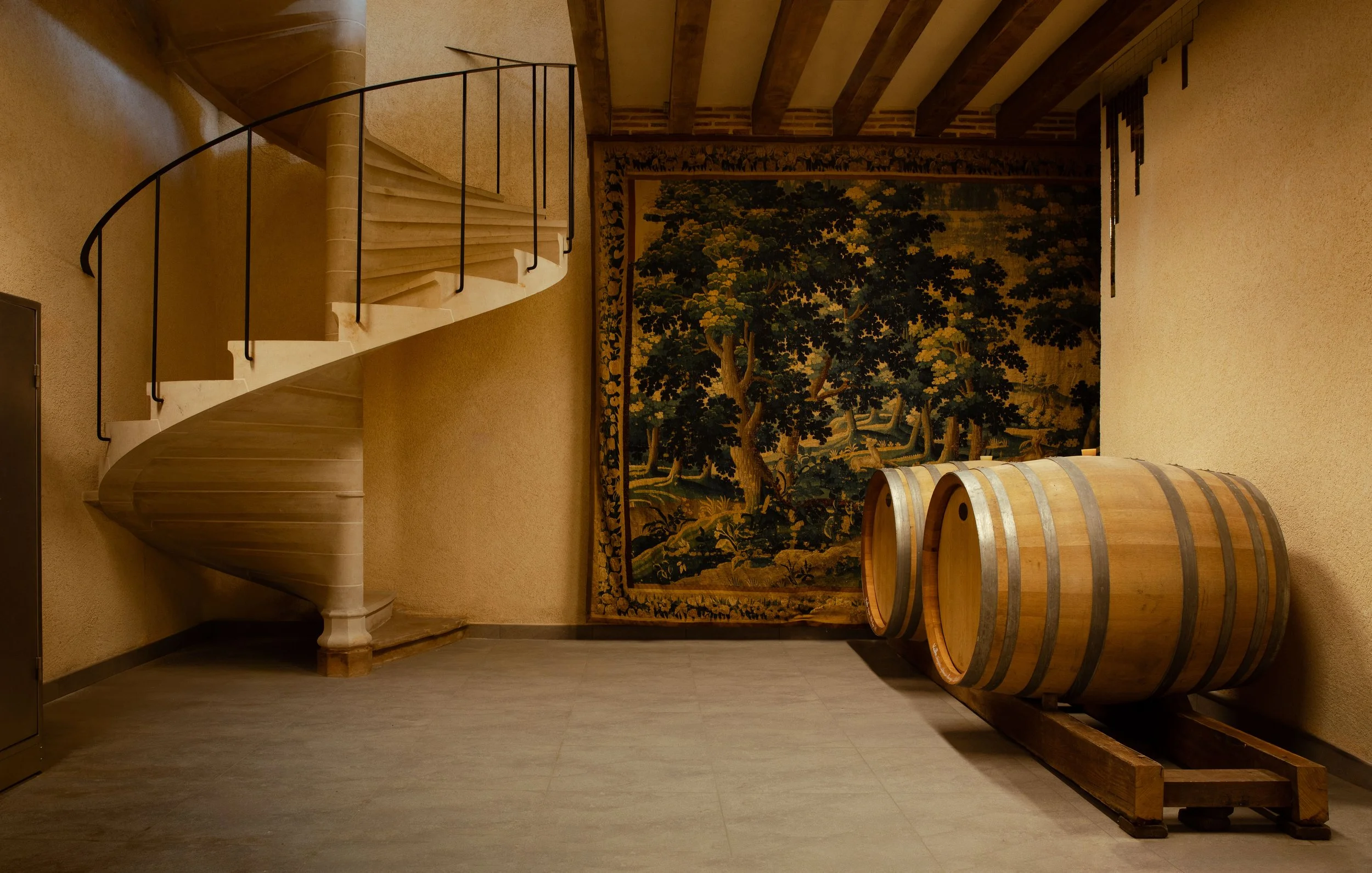 Josephine Fossey Office_Lestang 1573_Sancerre@AliceMesguich_chai cuve escalier.jpg