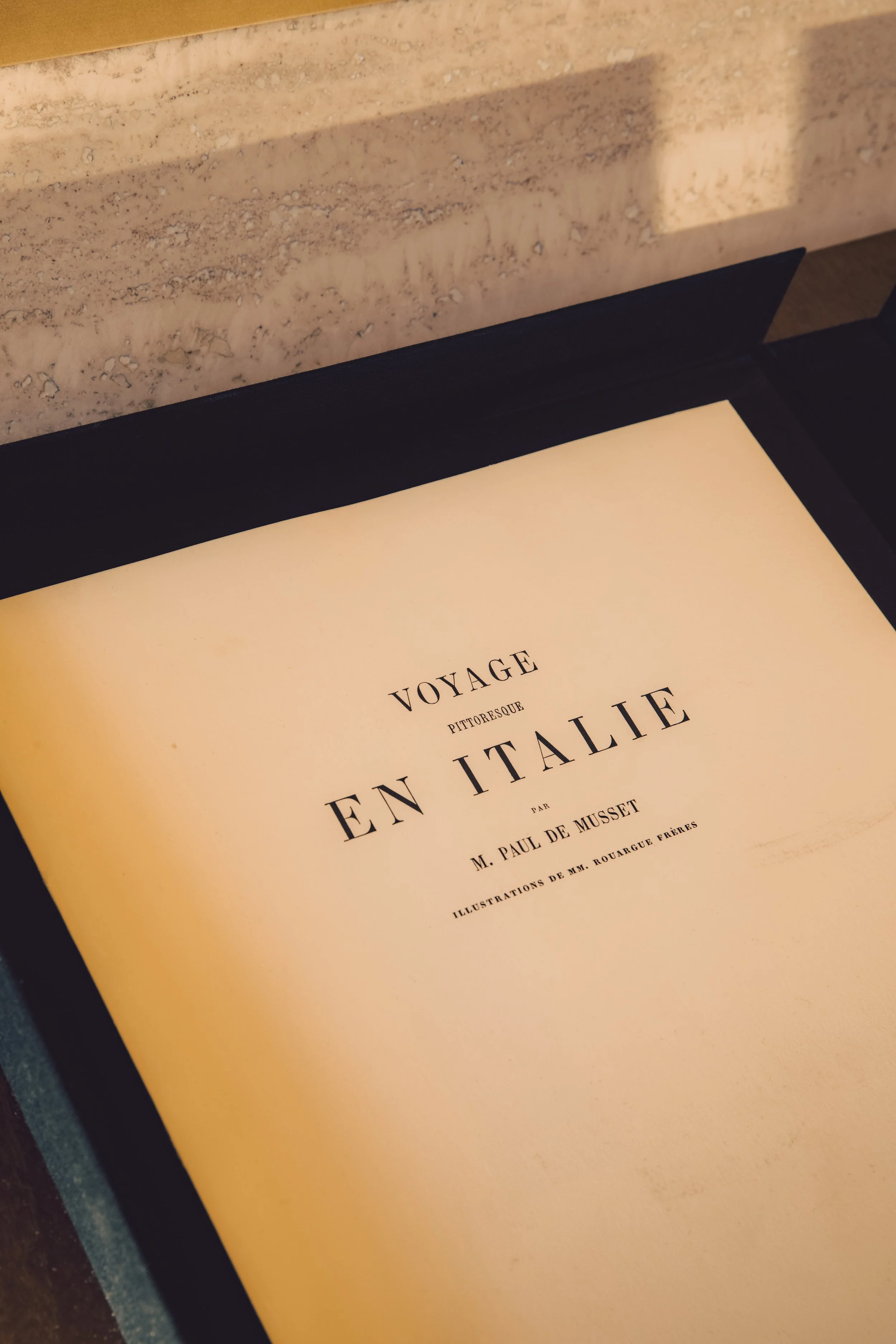 VII - detail Book.jpg