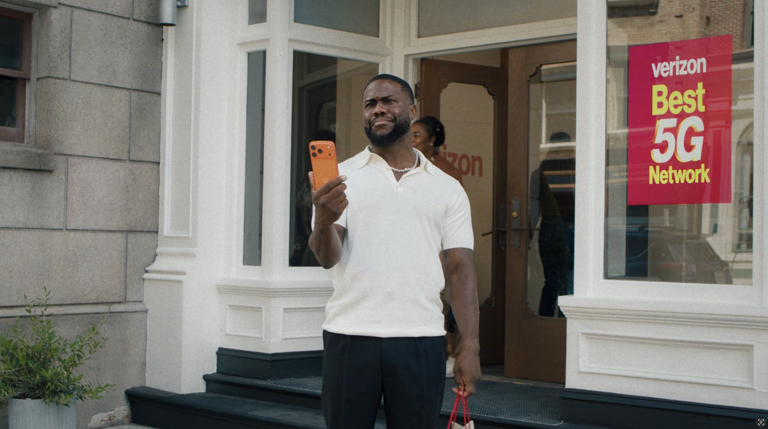 Verizon x Kevin Hart & Maluma