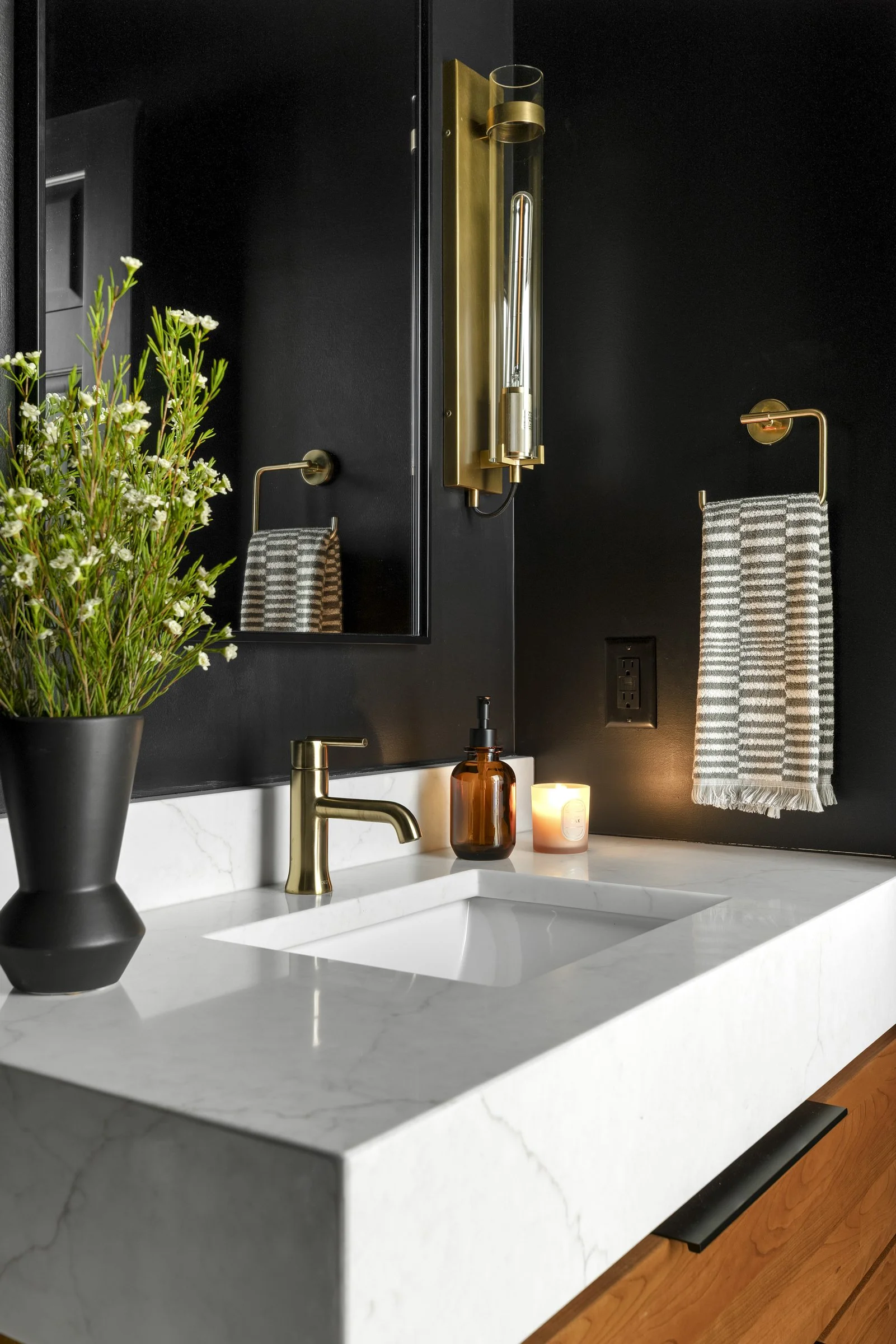 Sarah Bell Design Studio + RCM Renovations - Wilds Pkwy NW - 023.jpg