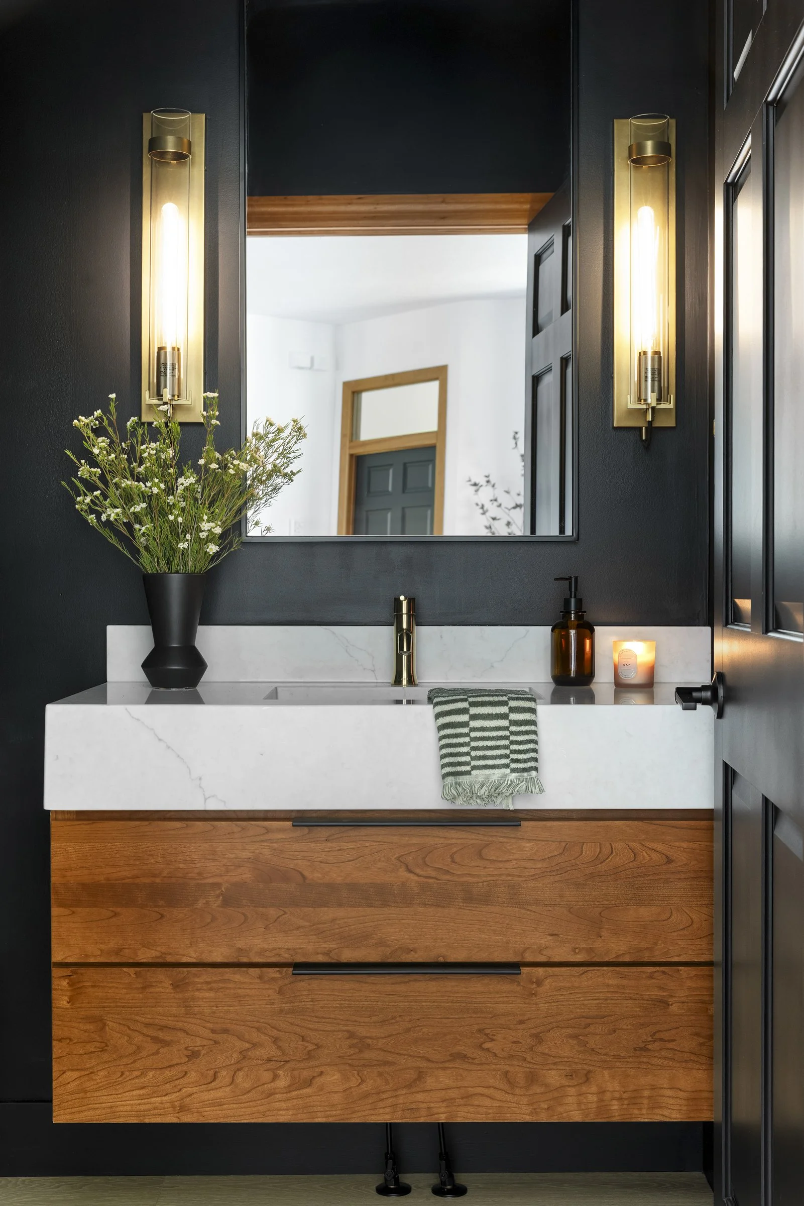 Sarah Bell Design Studio + RCM Renovations - Wilds Pkwy NW - 020.jpg