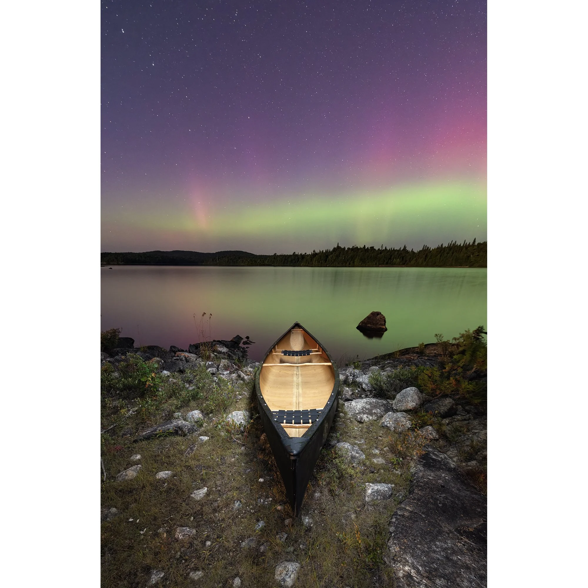 canoe_aurora.jpg