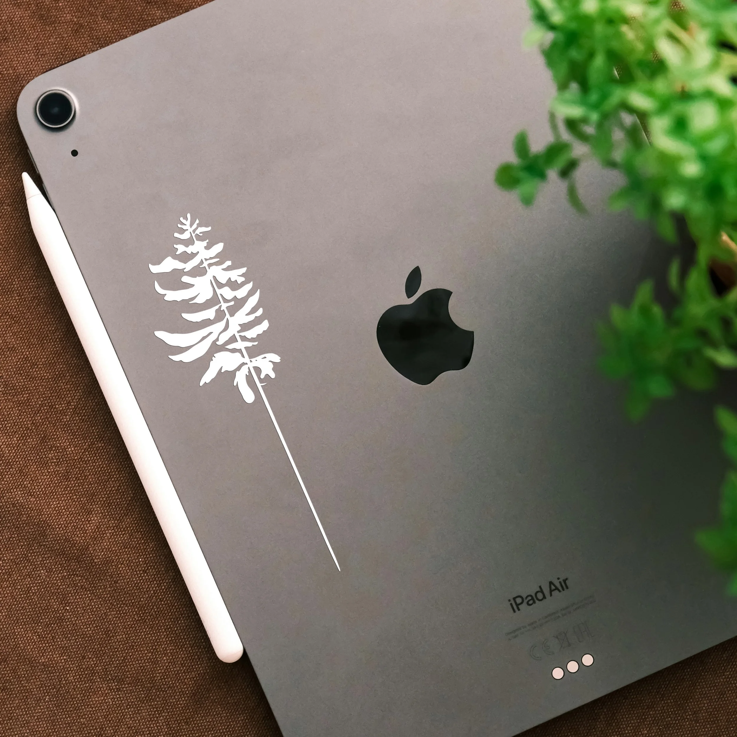 ipad_tree_white.jpg