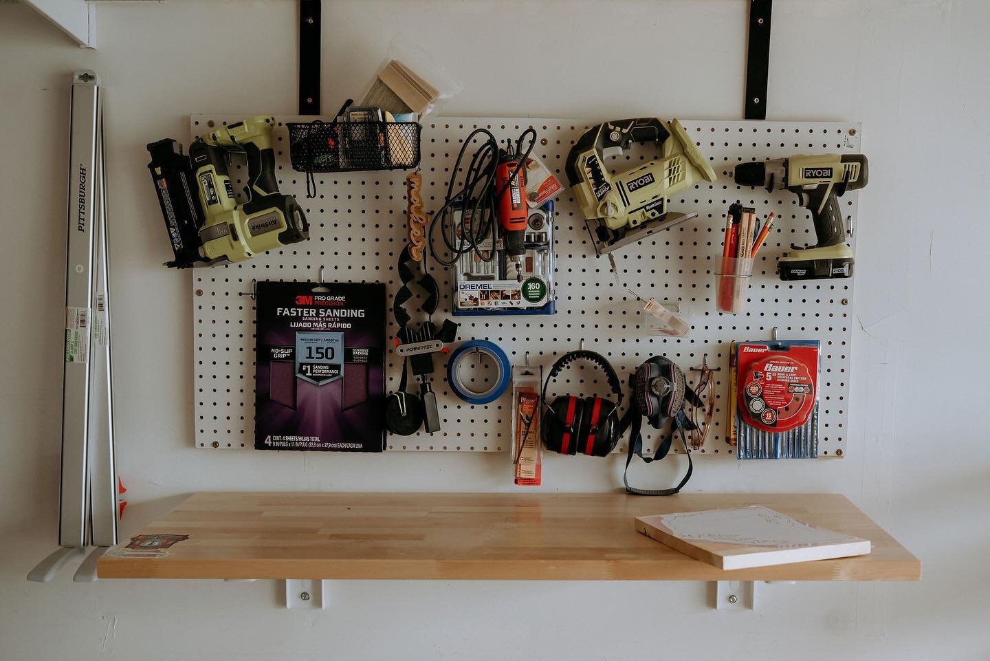 Where&rsquo;d that go!?
I&rsquo;m constantly misplacing my pencil and tape measure, so I have one at each end of the garage 😂 These pegboards are also a life saver - I can customize how I want to organize things, and get my tools off the ground so t