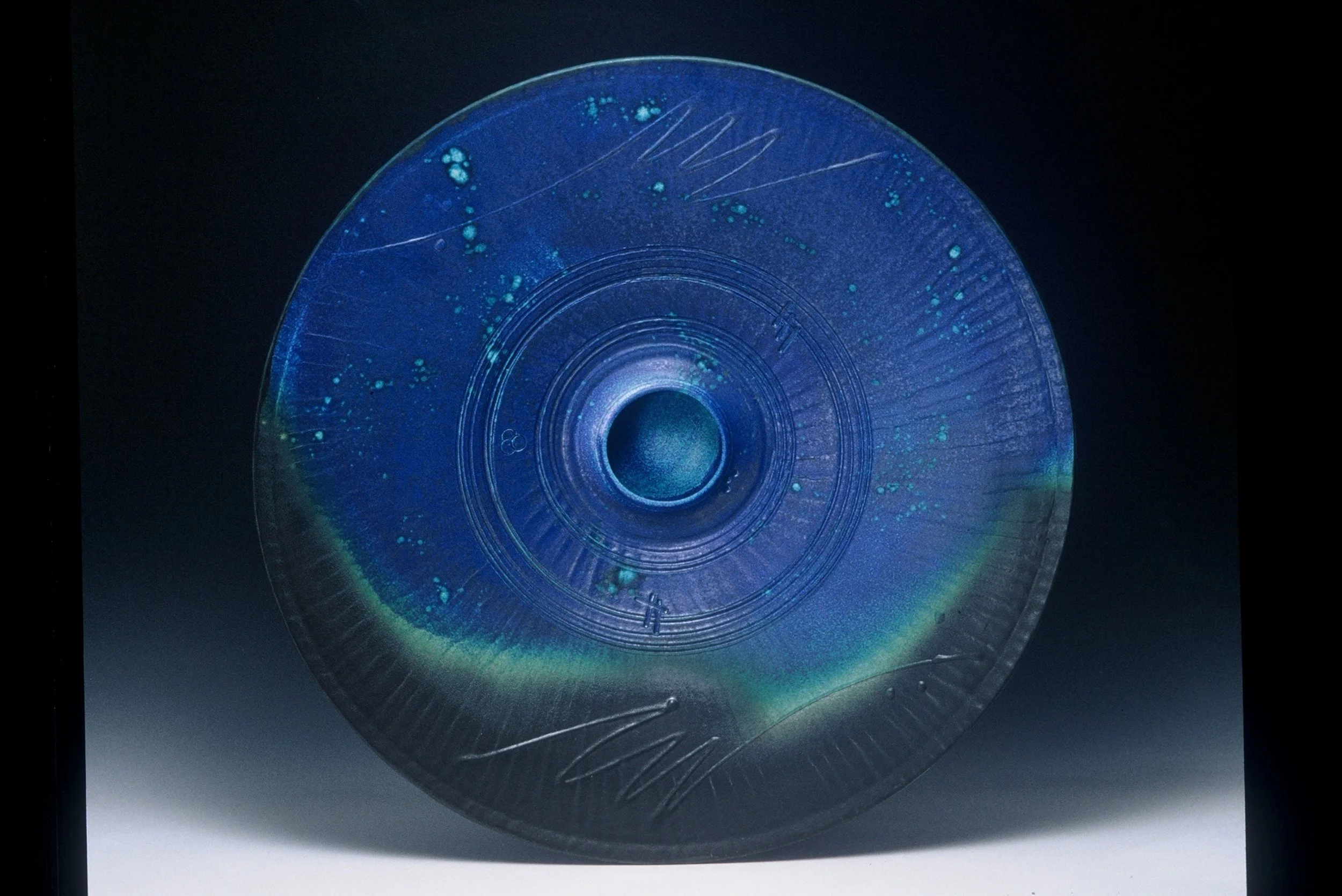 Internal Focus Platter, Ceramic, 31x31x6, 2020