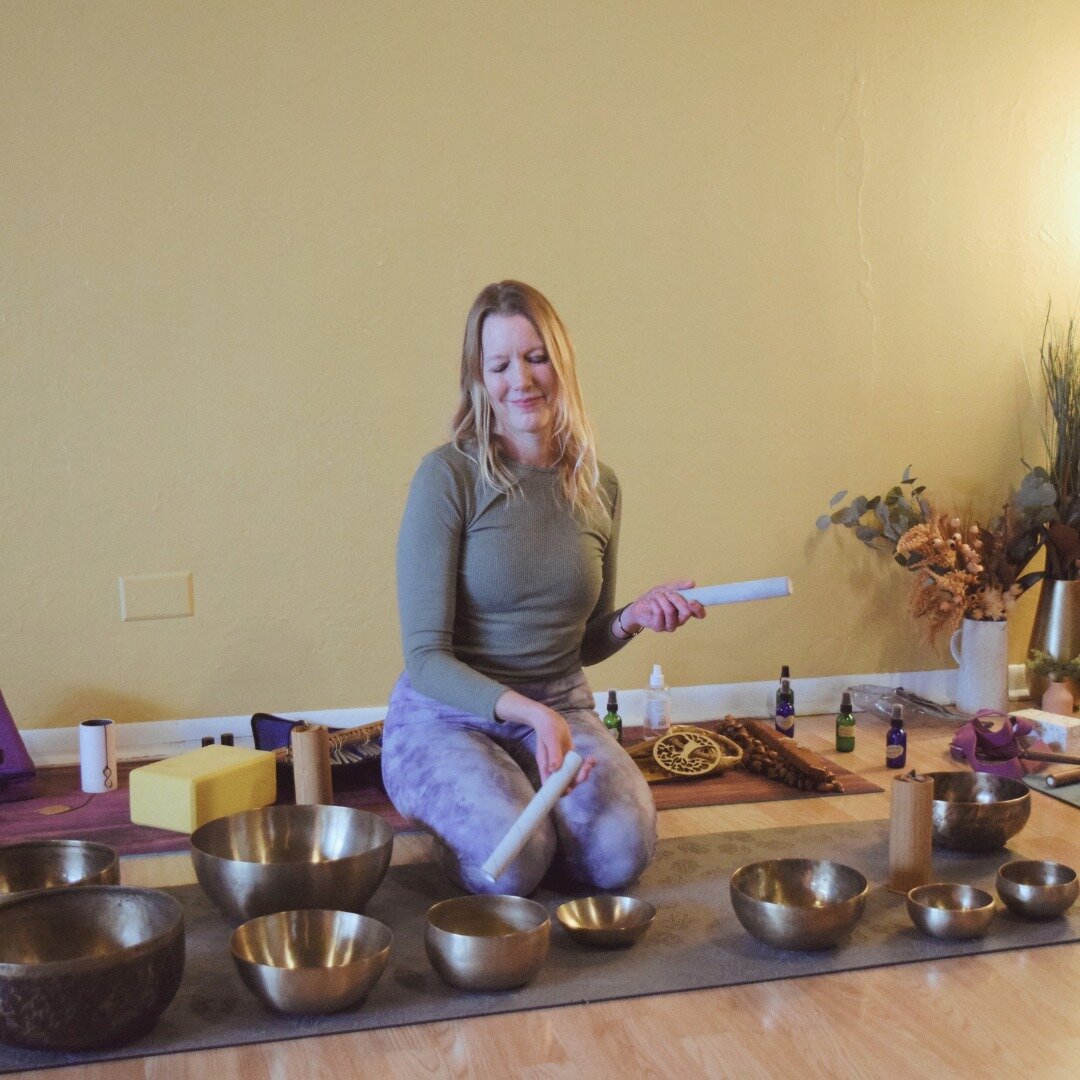 Come and enjoy a Sound Meditation with Amy Jill tomorrow night in Oak Park, 441 South Blvd. 8-9PM. 
$35/$25 for Ahimsa members. Walk-ins welcome!

Join facilitator Amy Jill Hardiek in an exploration of sound and vibration. Lay back and allow the soun