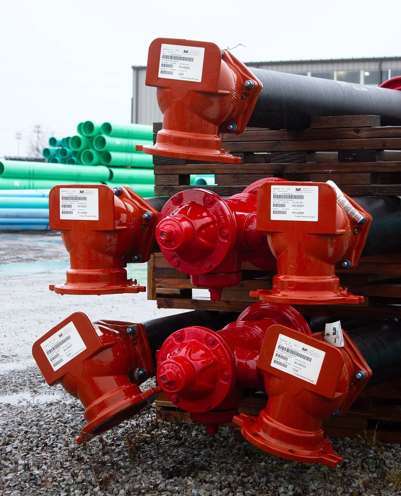 Fun fact: hydrants aren&rsquo;t standardized 👀⁠
⁠
Across the Niagara Region, each municipality has its own standards for hydrants, connections, and watermain components, from sizing and pressure requirements to materials and installation details.⁠
⁠