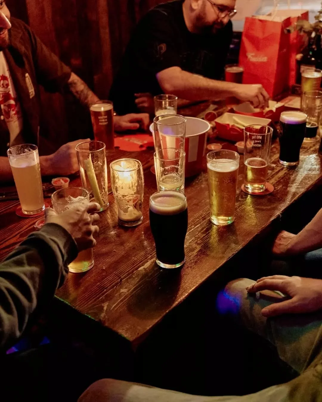 Started with a schooner. Then the wings came. Then someone else turned up. Now another round's coming and there's no sign of leaving anytime soon 🍻