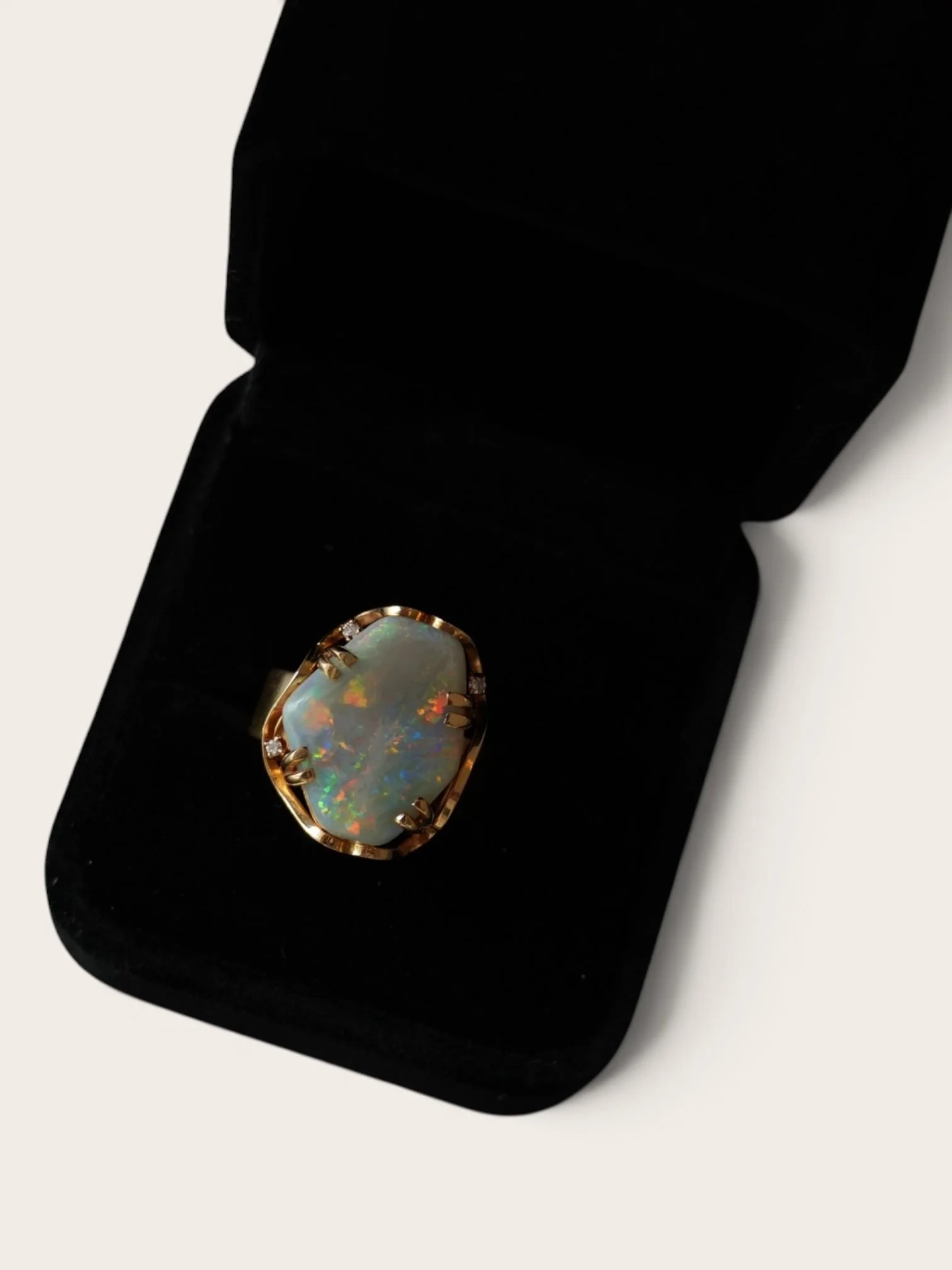 18ct Gold Opal & Diamond Ring