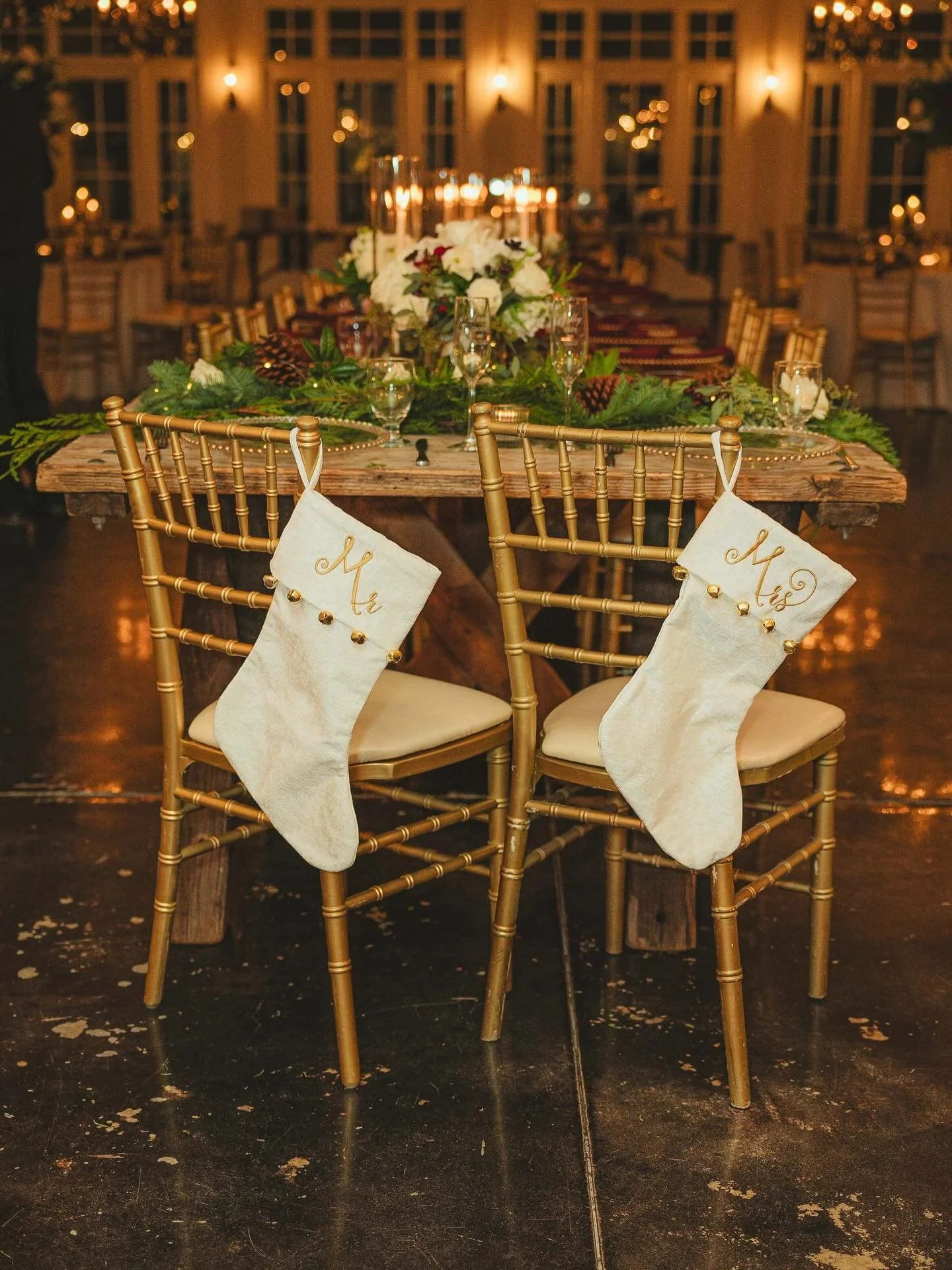Fridays sneaks from Alpharetta Georgia ❤️ 
This venue was able to bring Christmas to a whole different level. It was a special wedding for sure 🎄
Austin and I had an absolute blast covering both photo and video for Ashley and Daniel Walsh, 

Congrat