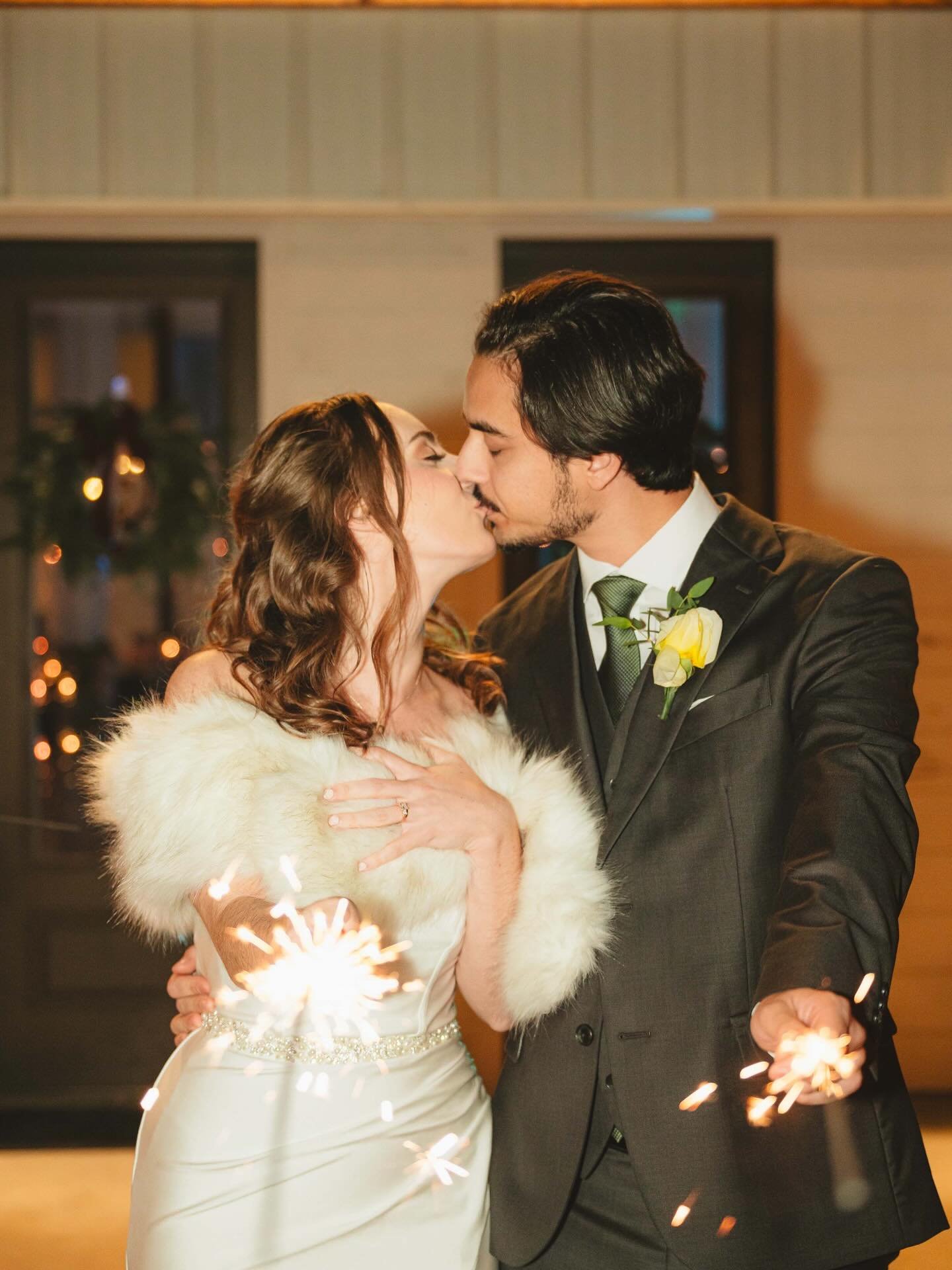 Friday with Ashley &amp; Bryan! 

I had the pleasure of working with not one but two incredible wedding coordinators named Sarah. 
The love and perfection at this wedding were truly inspiring their future is bright with God guiding them ❤️ 
Pro tip: 