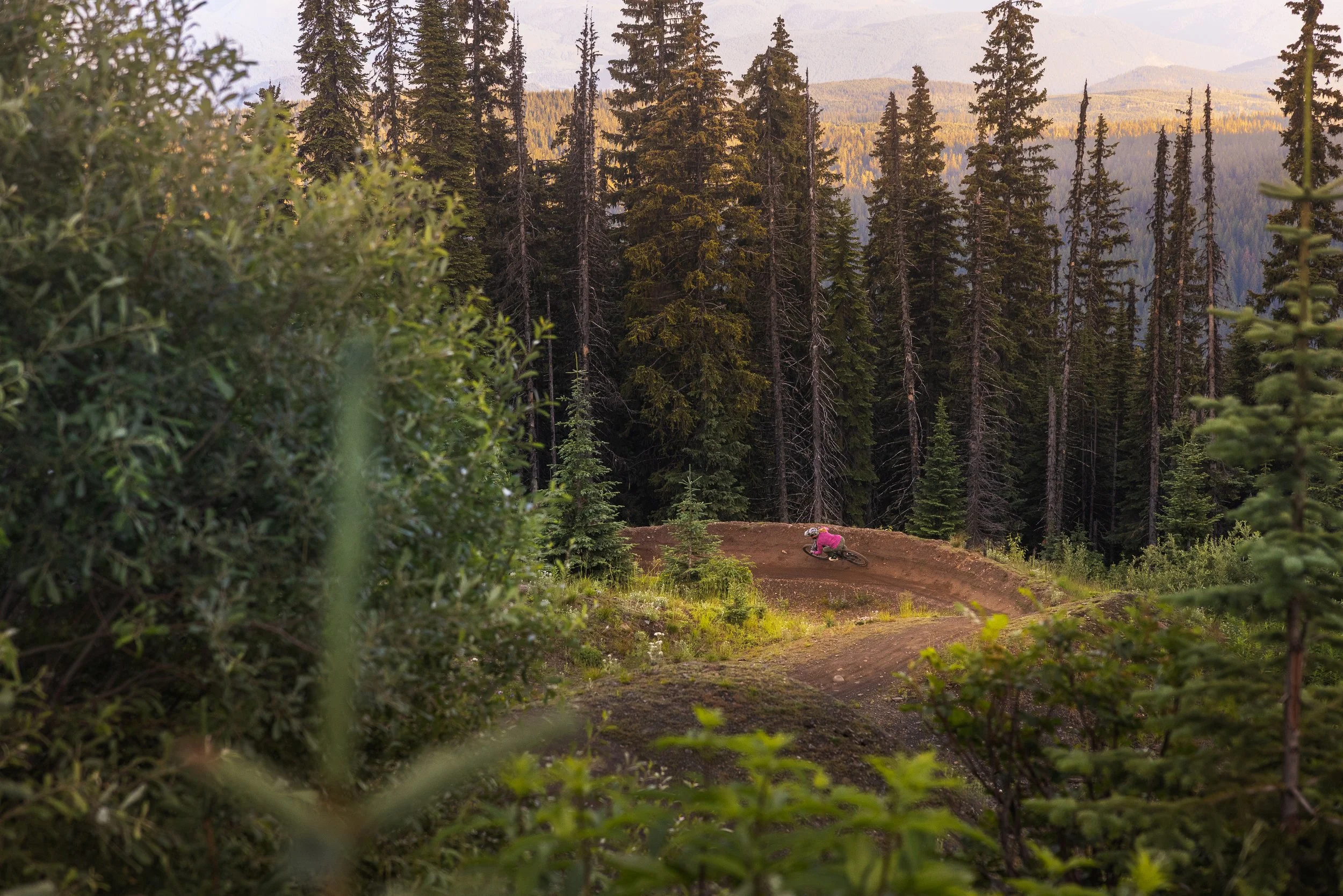 MathewWanbonPhoto_Silverstar_Sabina-Eric_bikepark-26.jpg