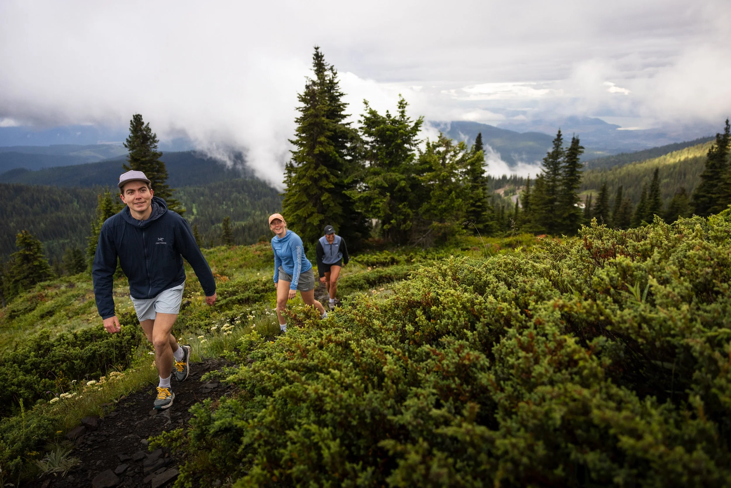 MathewWanbonPhoto_Silverstar_Matilda-Owen-Kelsey_hike-9.jpg