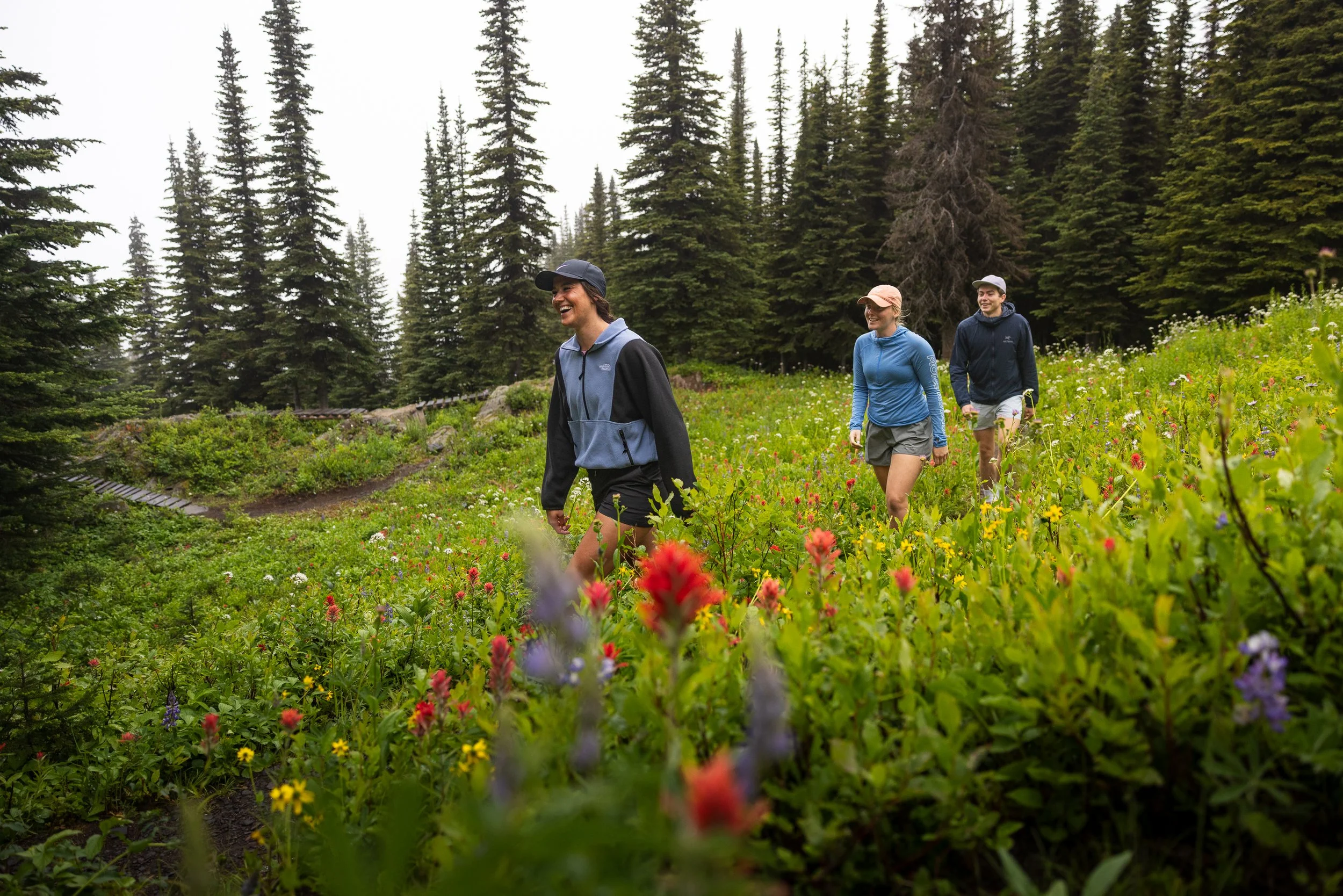 MathewWanbonPhoto_Silverstar_Matilda-Owen-Kelsey_hike-4.jpg