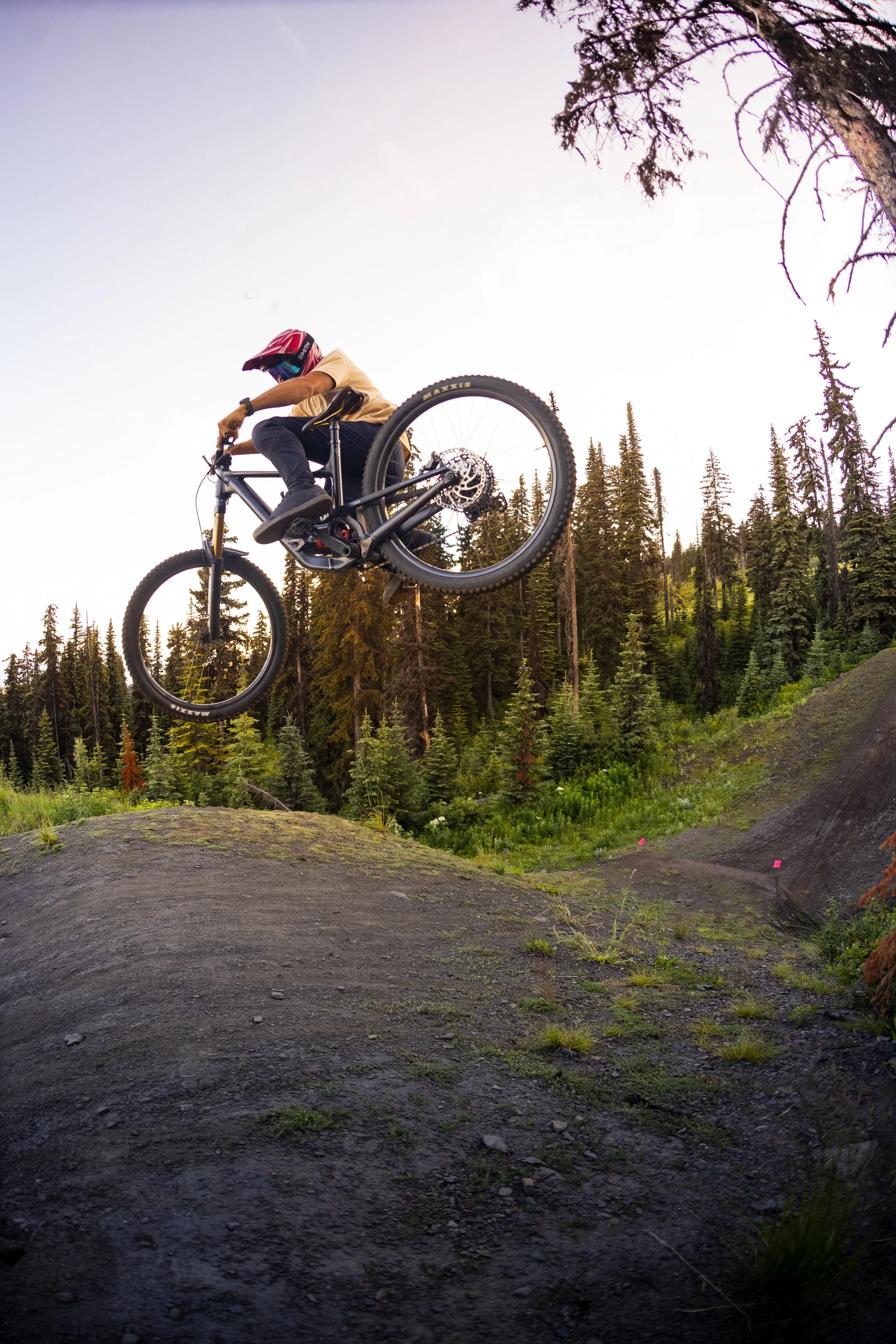 MathewWanbonPhoto_Silverstar_Sabina-Eric_bikepark-24.jpg