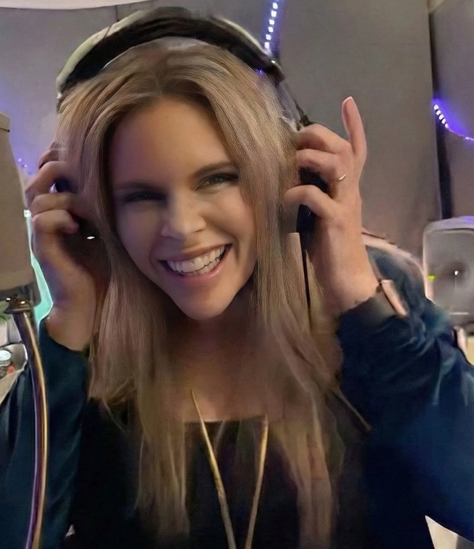 NEW LARK 01 CROP.jpg