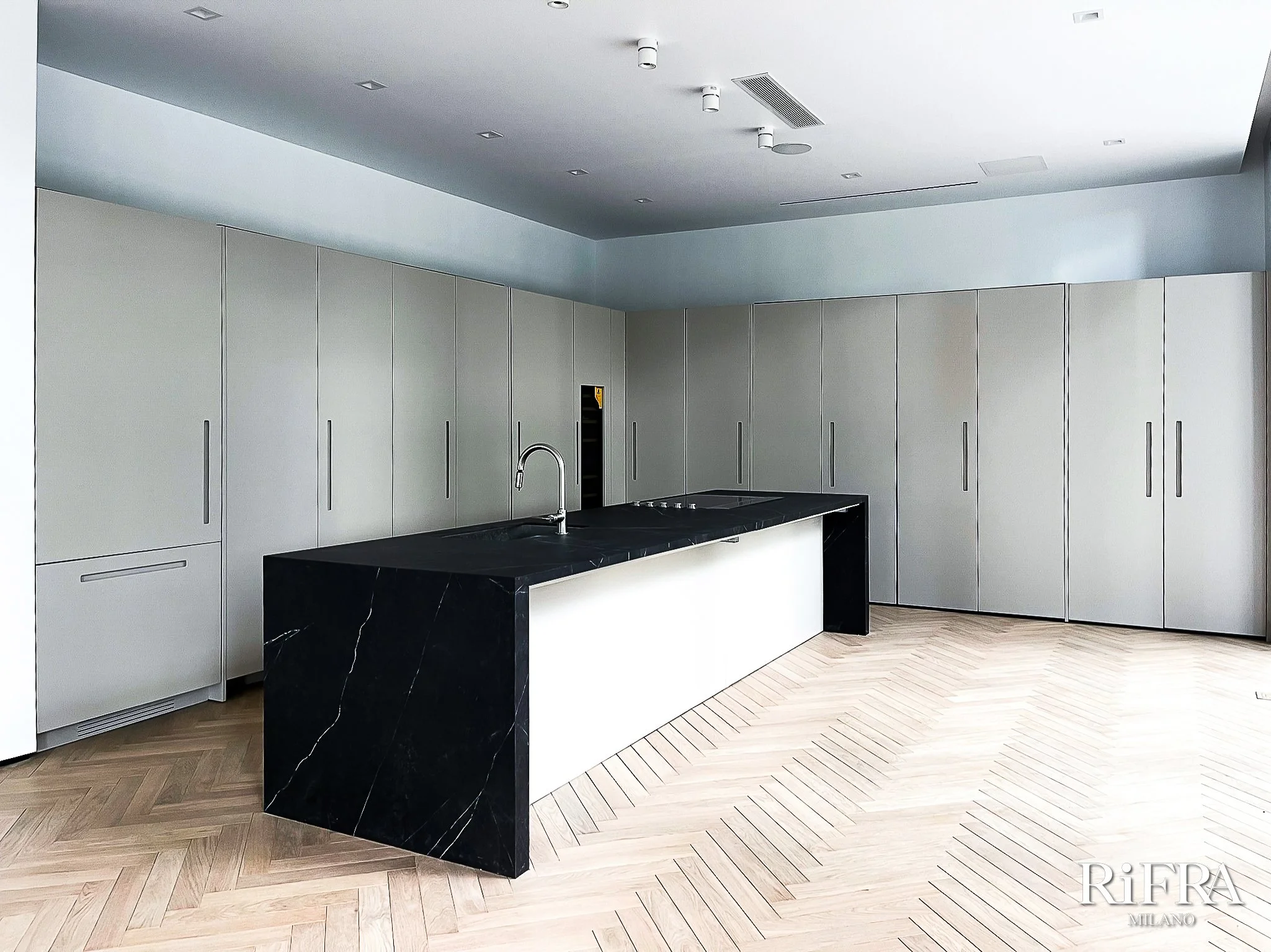 Projekt mit RiFRA Küche und Badezimmer in Miami Beach