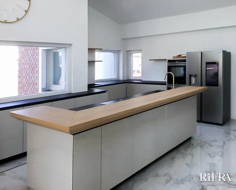 VILLA DESIGN À VIENNE, TRAVAUX EN COURS.