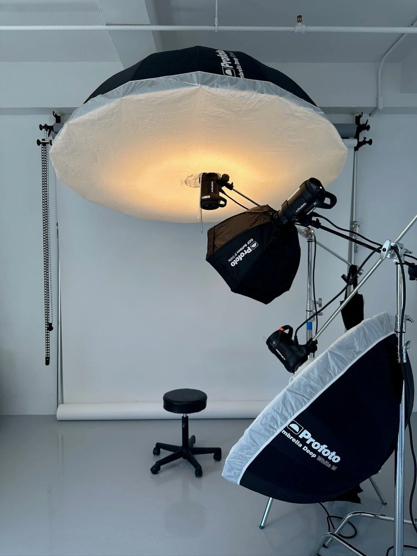 On set: Our NYC studio captures the essence of professional headshots with precision. Perfect for executives and teams needing consistent images for media updates.

Full post &rarr; https://www.match-production.com/blog/photo-studio-near-by-me

#Corp