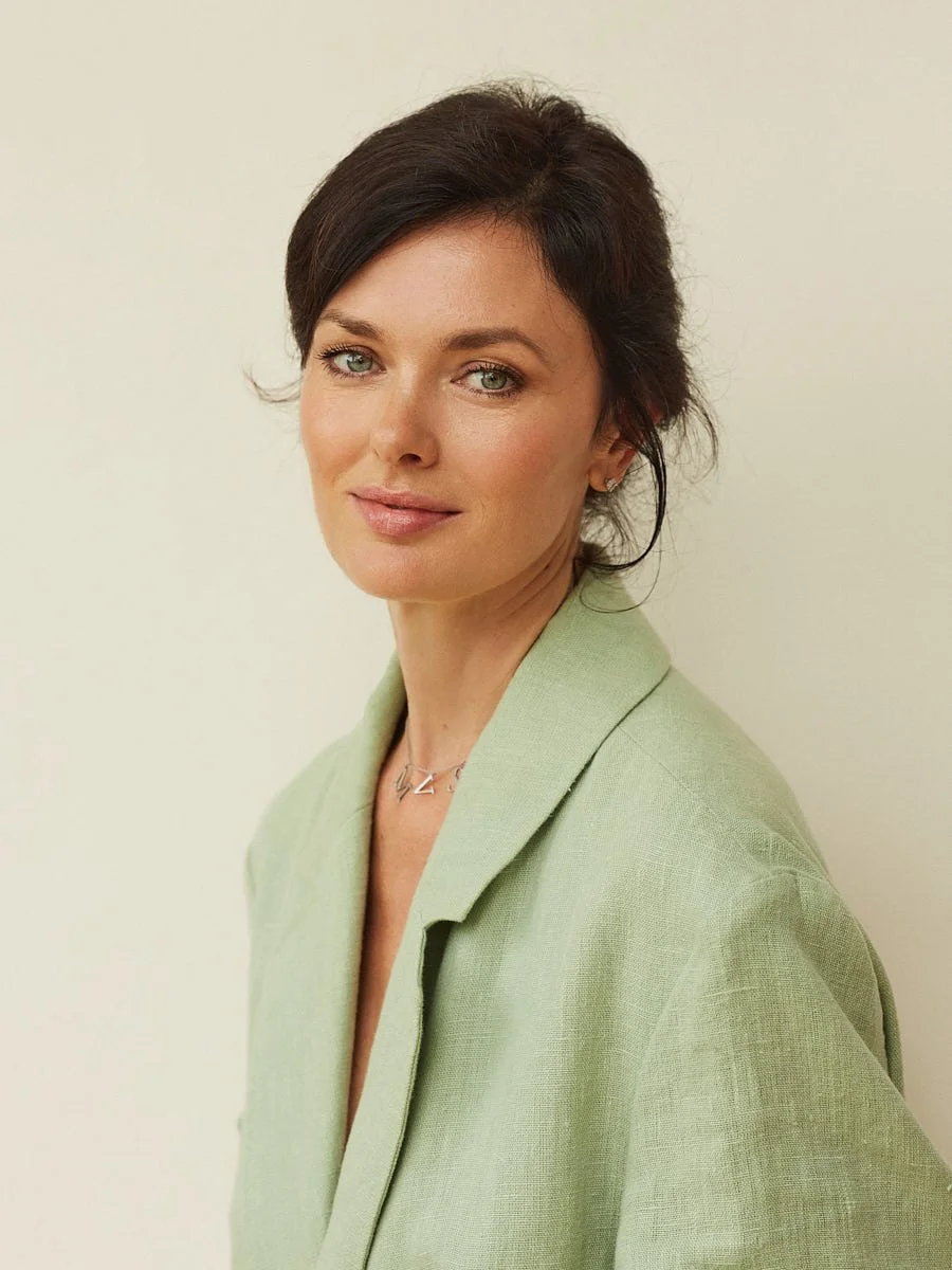 personal-branding-photography-nyc-woman-light-green-blazer-close-portrait.jpg