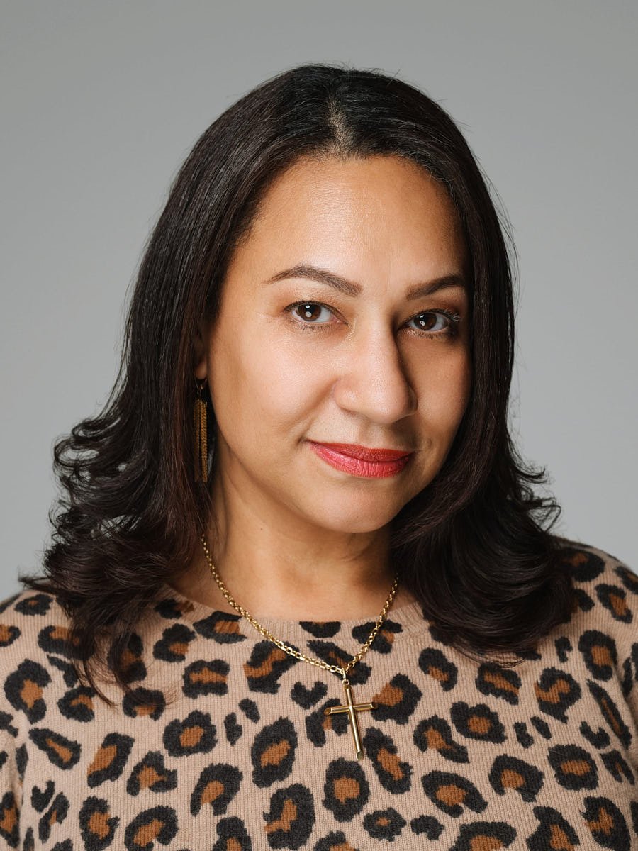 corporate-headshot-nyc-woman-gray-background.jpg