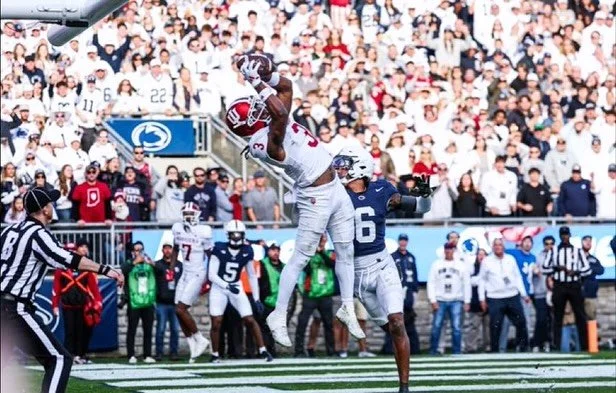 Big-time stage. Big-time play.
Omar Cooper Jr. &mdash; making it look effortless.

@o.cooper11 | @indianafootball 

#ontimeagency #omarcooperjr
