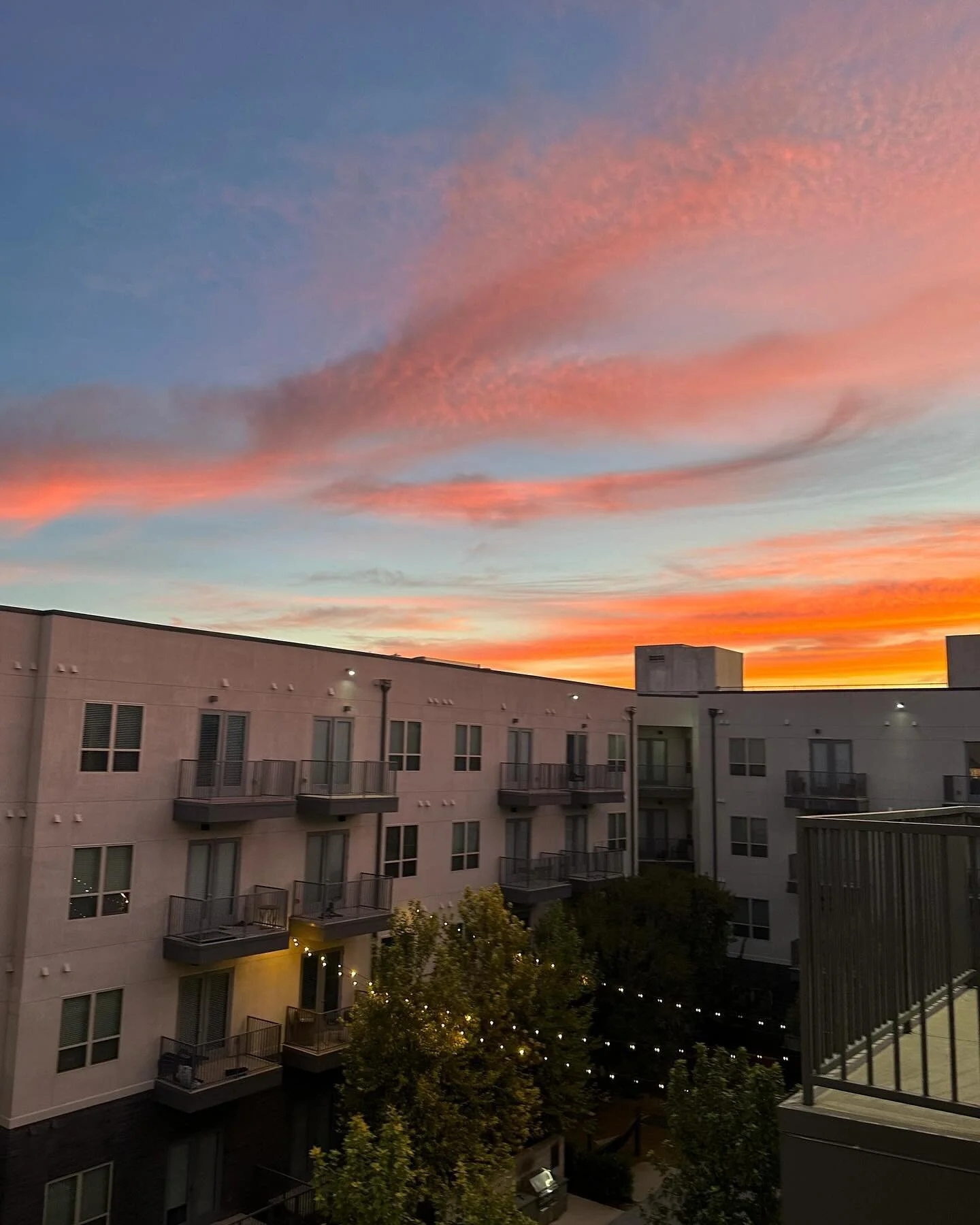 Forever in love with October 🍂☕️🎨