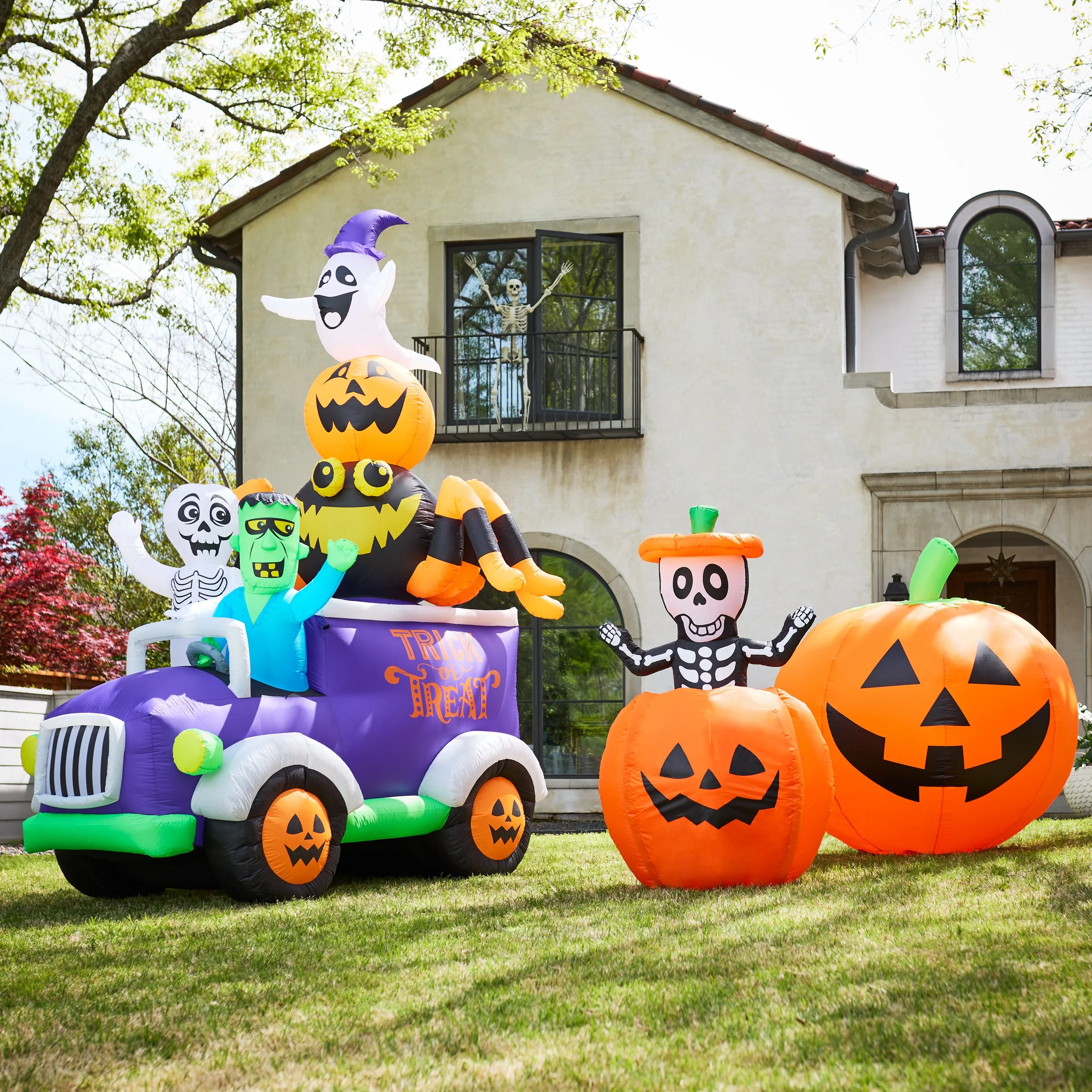 FY25Q3_HLWN_OD_Inflatables_Sweet_SQ (1).jpg