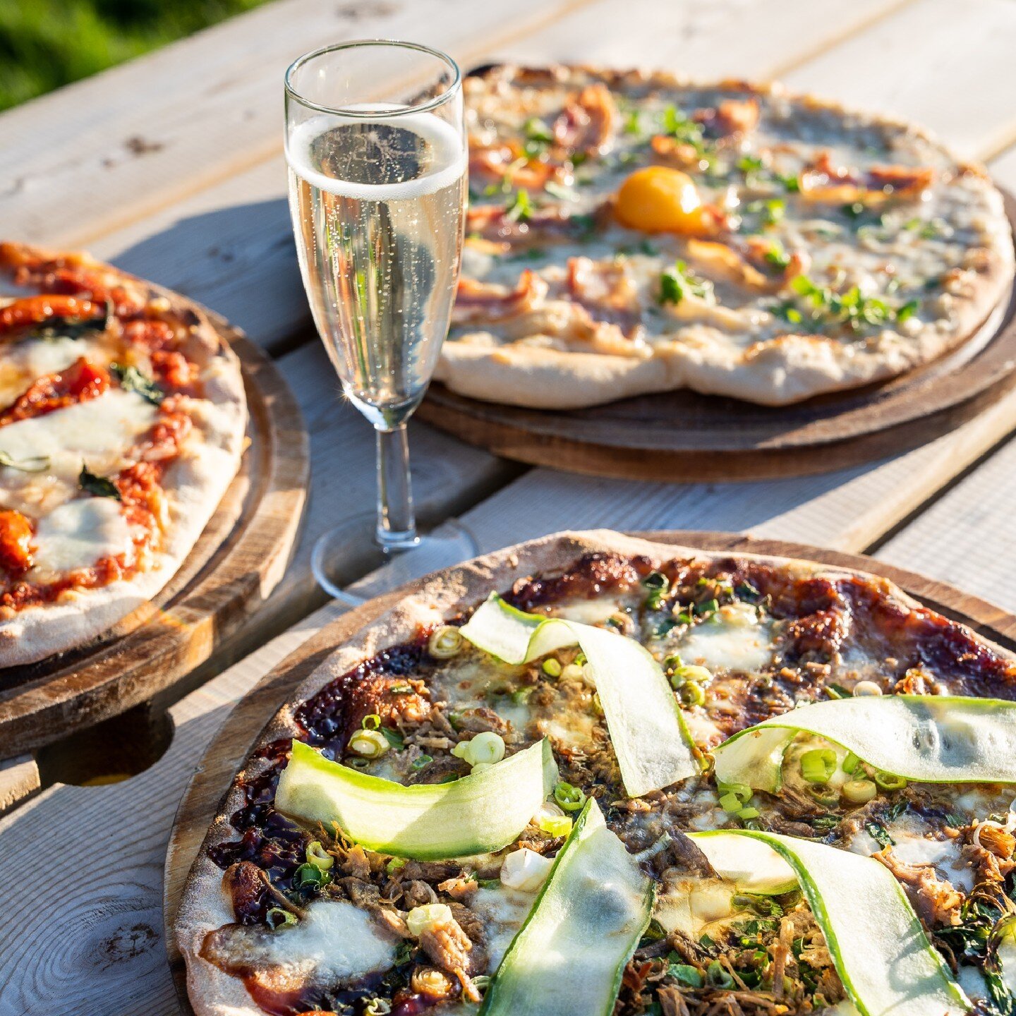 Pizza🍕 and prosecco.🥂

The perfect summer combo.

Click the link in our bio.

#Summer #StonehouseCourt #GreenTourism #Stroud