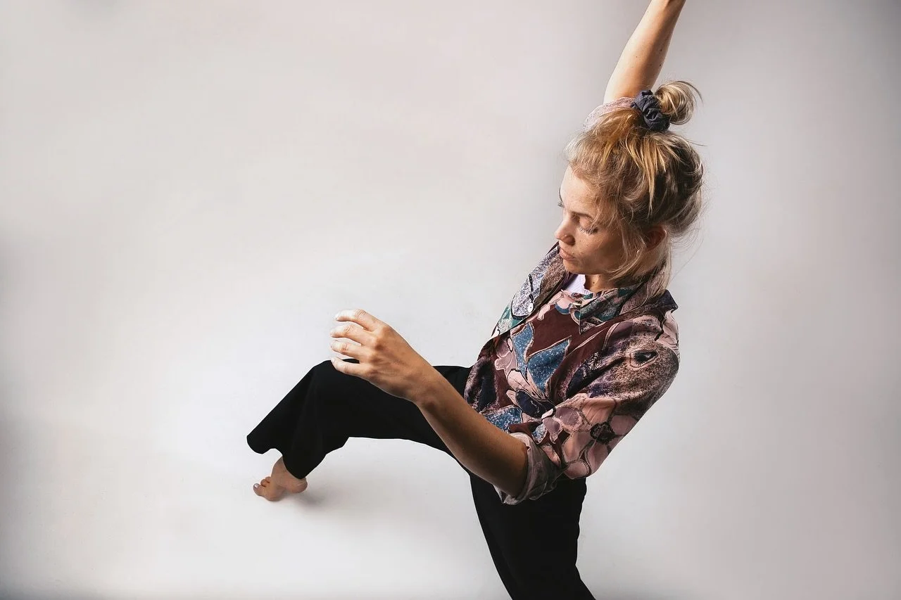 Pr&auml;senz ist f&uuml;r mich eine wichtige Eigenschaft &ndash; und ein Werkzeug, das ich in meiner Arbeit immer wieder nutze.
In diesen Bildern k&ouml;nnt ihr sehen, wie sie auf unterschiedliche Weise sp&uuml;rbar wird.

Welches Bild spricht euch a