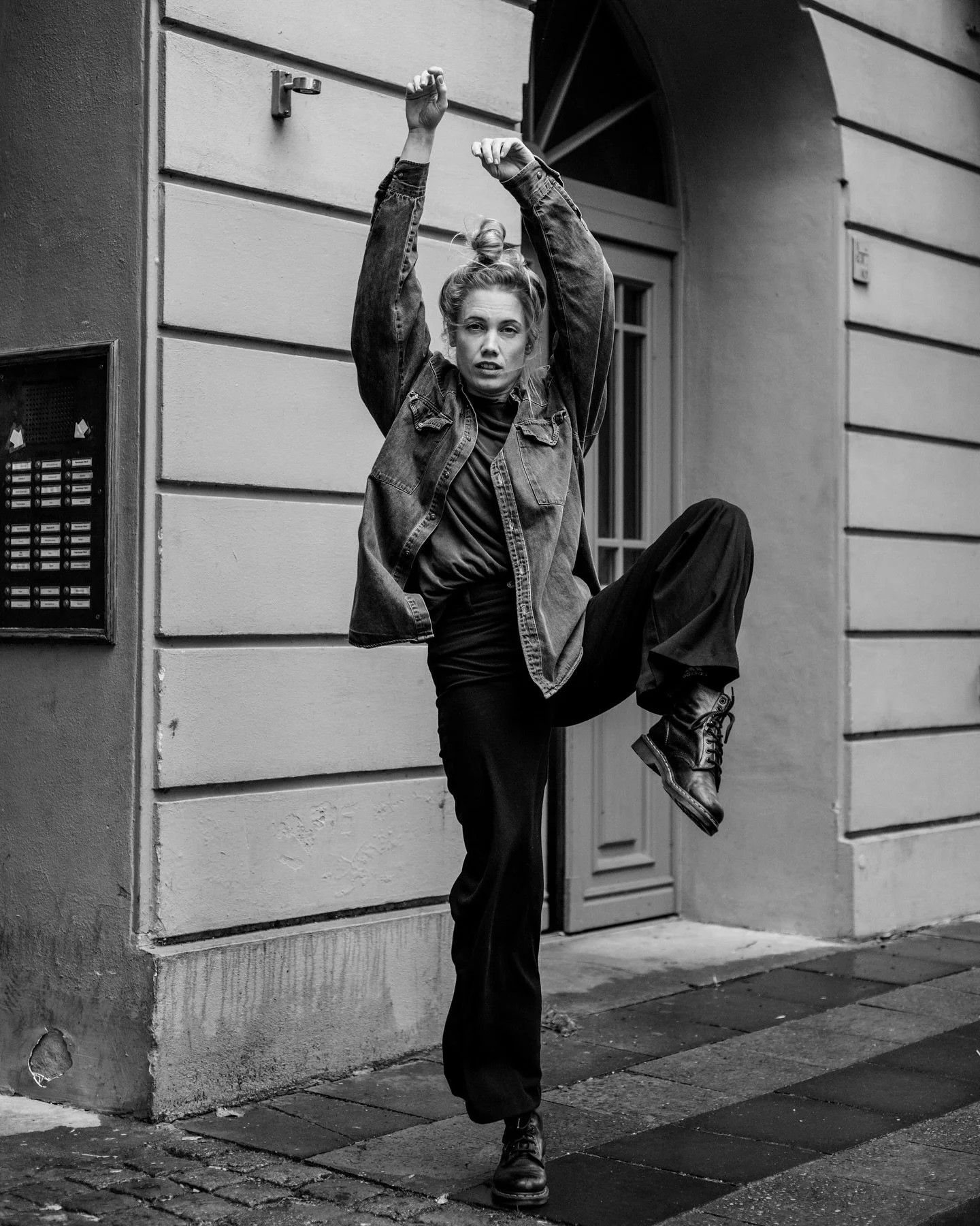 🍂 Leute, der Herbst ist da! 🍂

Die Tage rasen auf das Jahresende zu &ndash; geht&rsquo;s euch auch so? 😮 

Was mir hilft &ndash; Tanzen! Sich bewegen, den eigenen K&ouml;rper sp&uuml;ren, die Gemeinschaft f&uuml;hlen. Gemeinsam tanzen, gemeinsam i