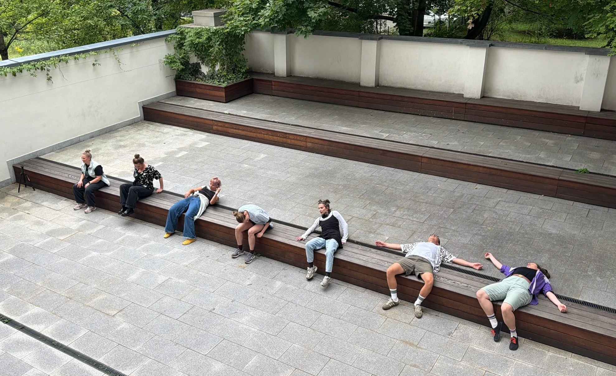Urban Bodies / Echoes of Boxi  
5 evenings of movement, inspiration, challenges, experiments &mdash; and a lot of stepping outside our comfort zones.

With 8 people and very different backgrounds and levels of dance experience, we explored how a neig