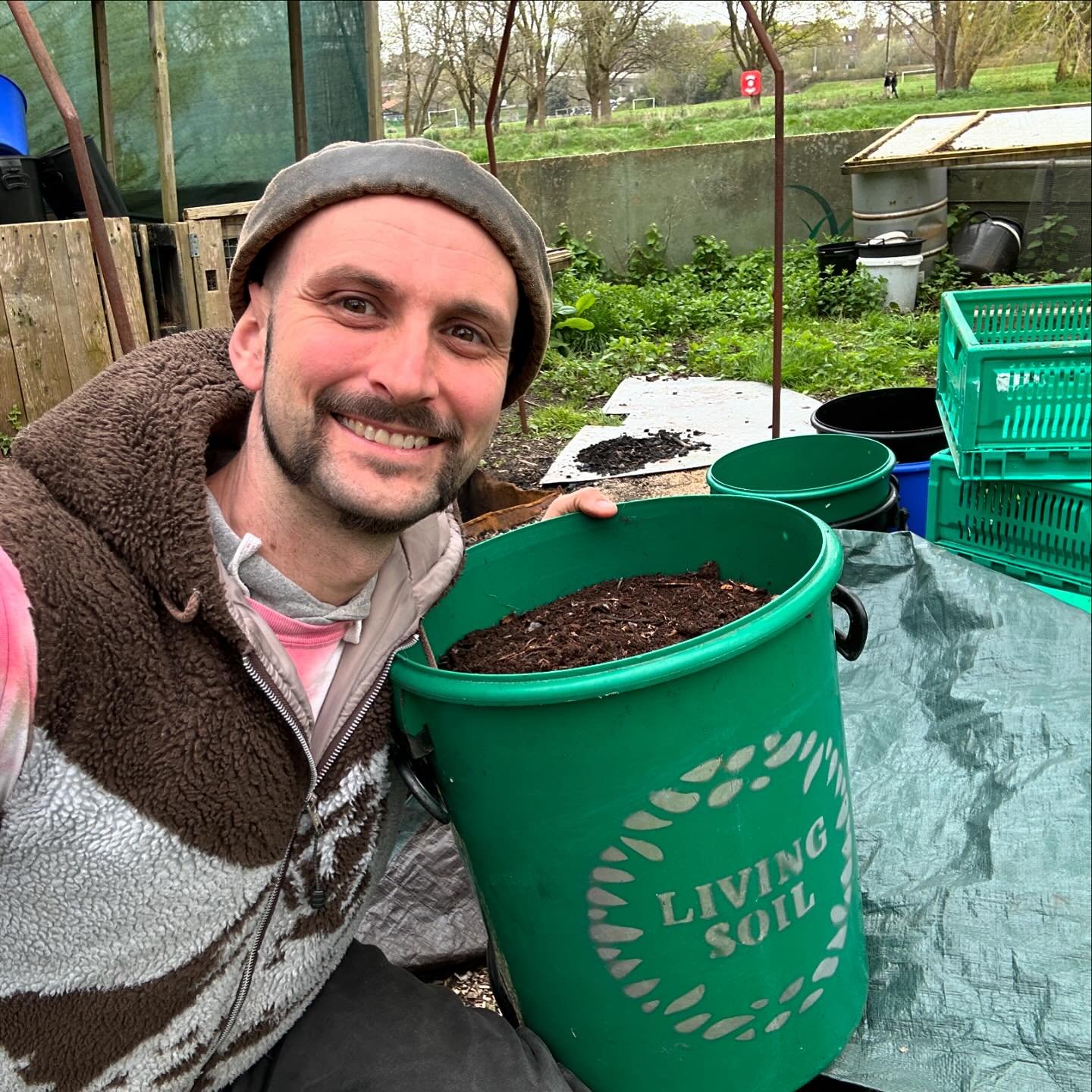 ✨🪱🦠🍄🥳💥

Proud to announce that our Living Soil inoculum complete Compost is now on sale on our website! This #soilfoodweb compost has been improved for regenerative growing over the past month with the addition of @elixirgardensuppliesltd Volcan
