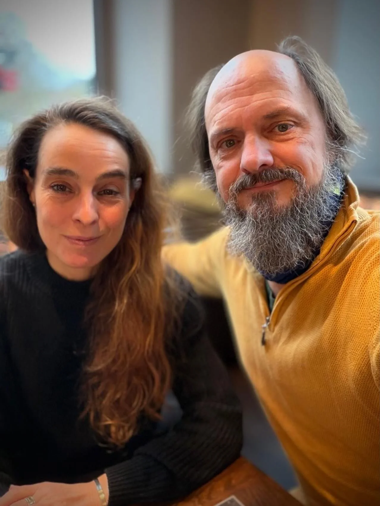 Die Natur fragt nicht,
ob wir bereit sind.

Sie passt sich nicht an.
Sie tr&ouml;stet nicht.
Sie wartet nicht.

Ihre Wahrheit ist still.
Und genau darin liegt ihre H&auml;rte.

Wer ihr wirklich begegnet,
verliert die Illusion,
alles kontrollieren zu 