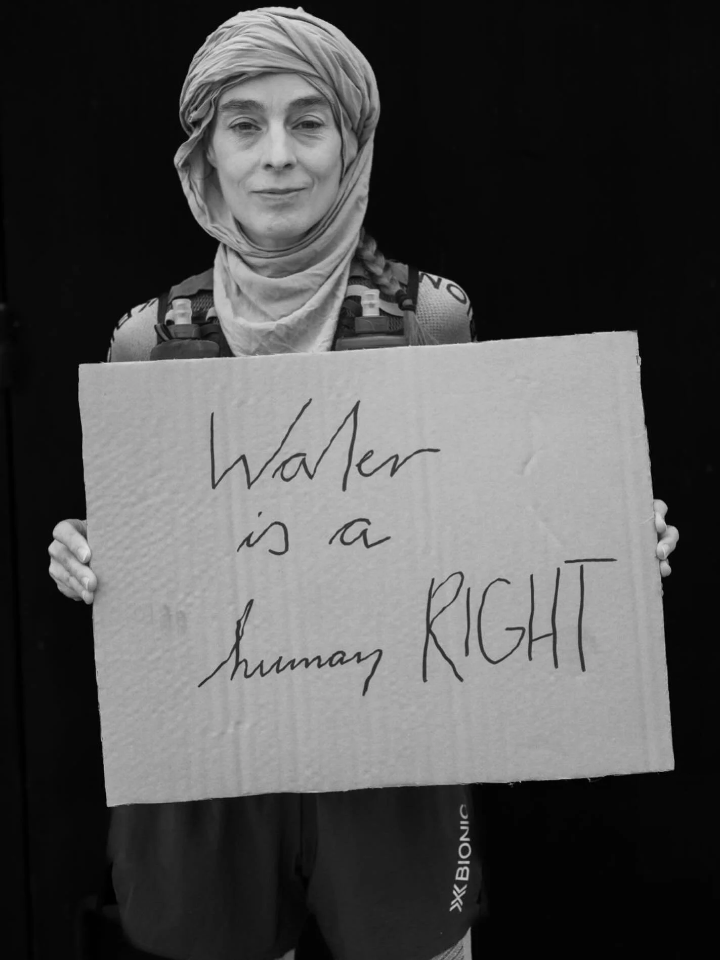 Water is a human right.

On Human Rights Day, this remains a statement.

In dry regions, it is not abstract.
It is survival.

@vivaconagua 

#HumanRightsDay #WaterIsAHumanRight #VivaConAgua #DesertReality

Photo: @markusmauthe