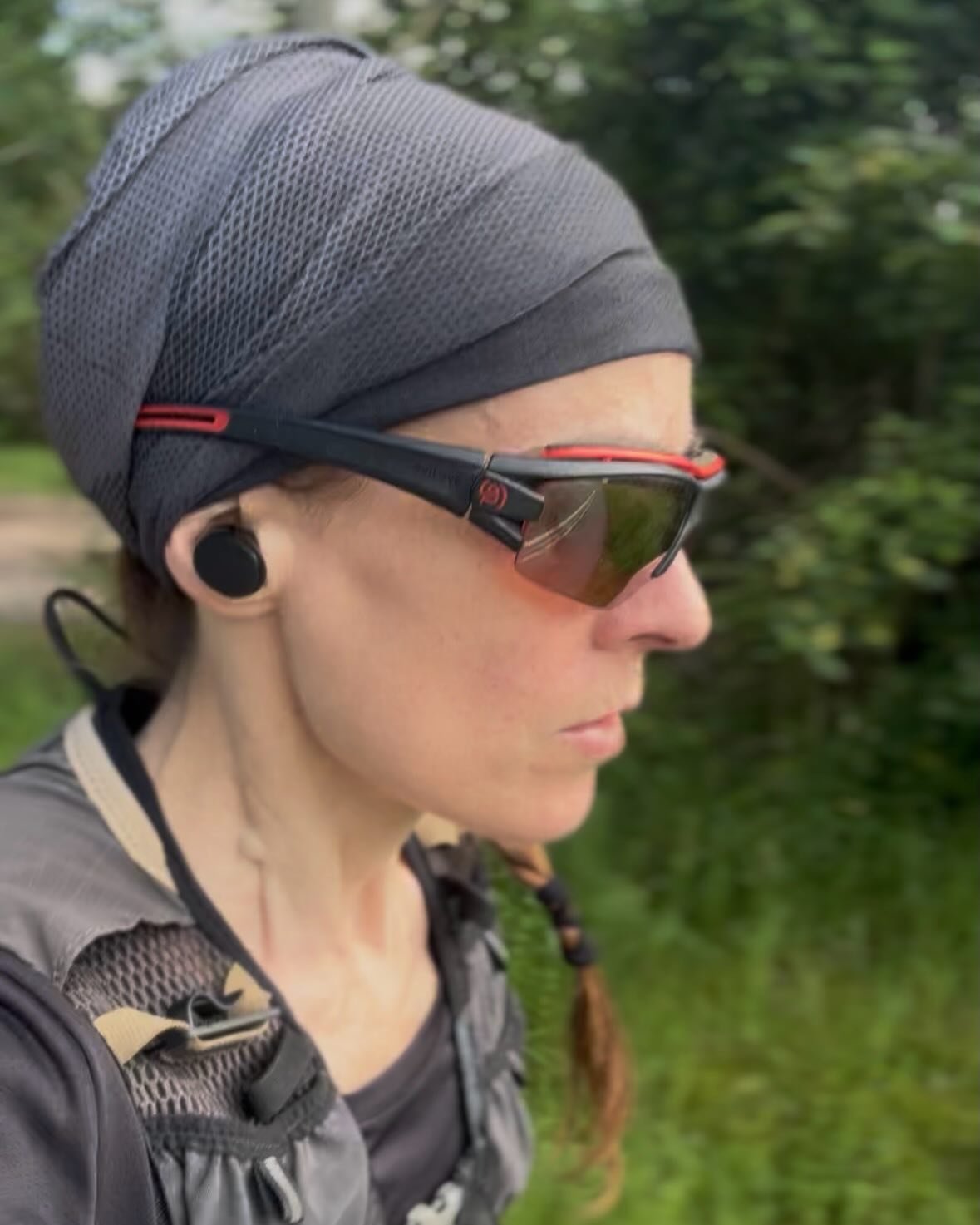 Wasser ver&auml;ndert alles.

Landschaften.
Routen.
K&ouml;rper.

Irgendwann ganze Gesellschaften.

Ich bereite mich auf 33 Ultramarathons in der W&uuml;ste vor.

Der K&ouml;rper trainiert.
Dabei wird mir immer wieder bewusst:

Wie fragil selbstverst