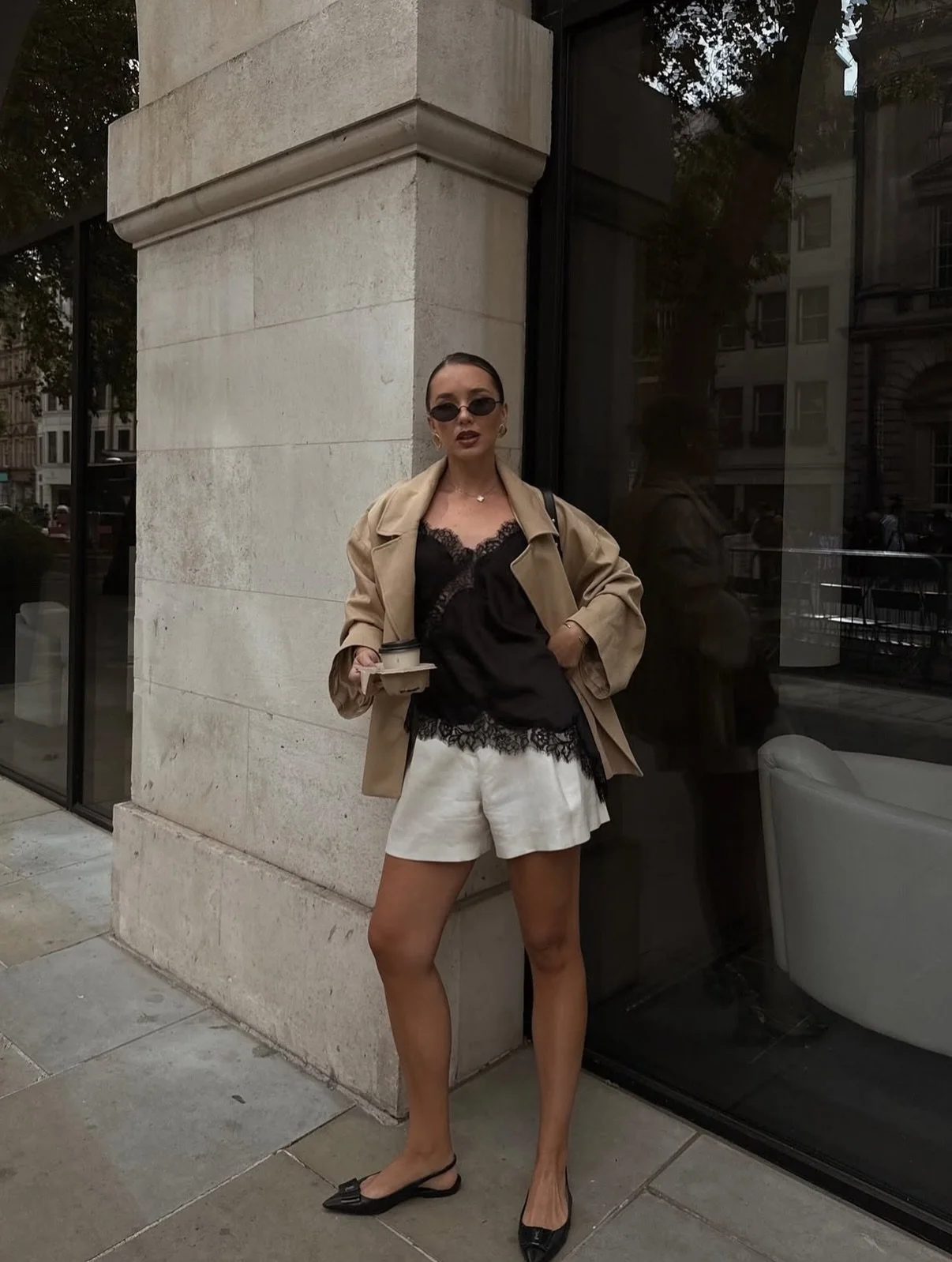 5 ways to style cropped trench coats during this transitional period 🍂

How the StudioTaggy girls are styling the perfect layering piece, whether it&rsquo;s with denim or tailoring, plain or print