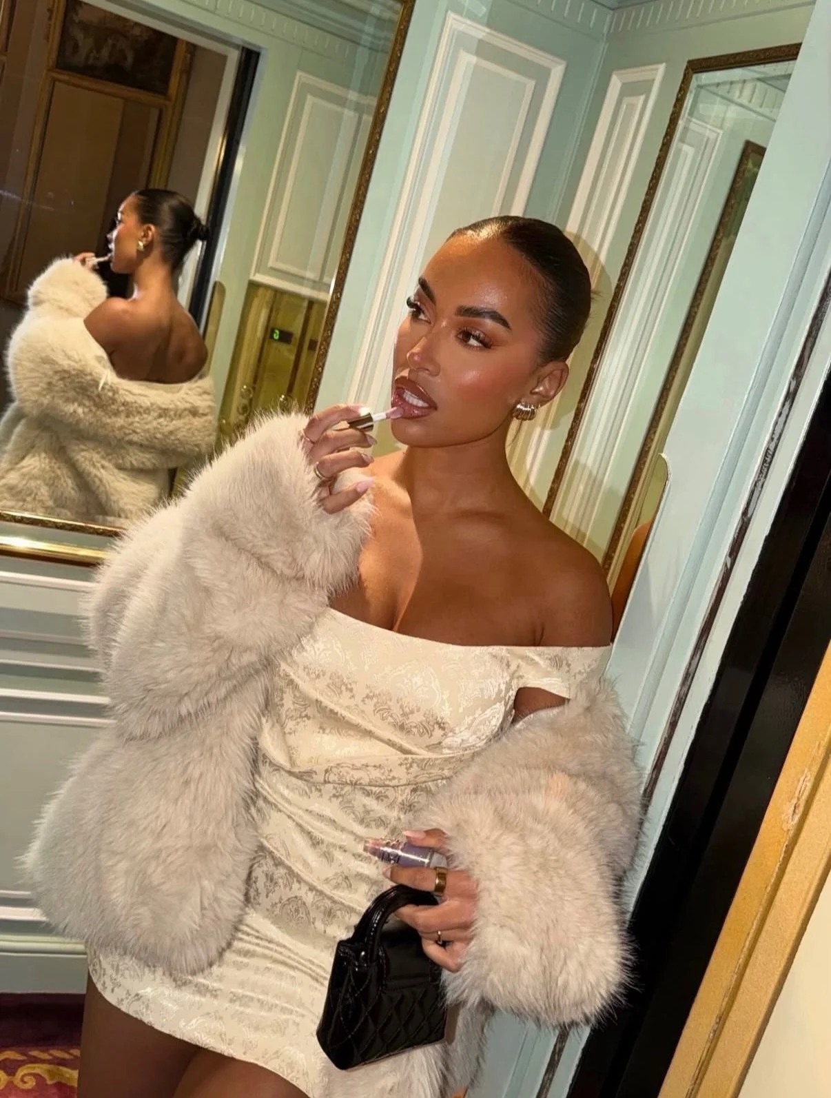 How are you partying this Christmas Eve? 🥂✨❄️ 

Some of our favourite festive party looks from the StudioTaggy girls this December 🤍