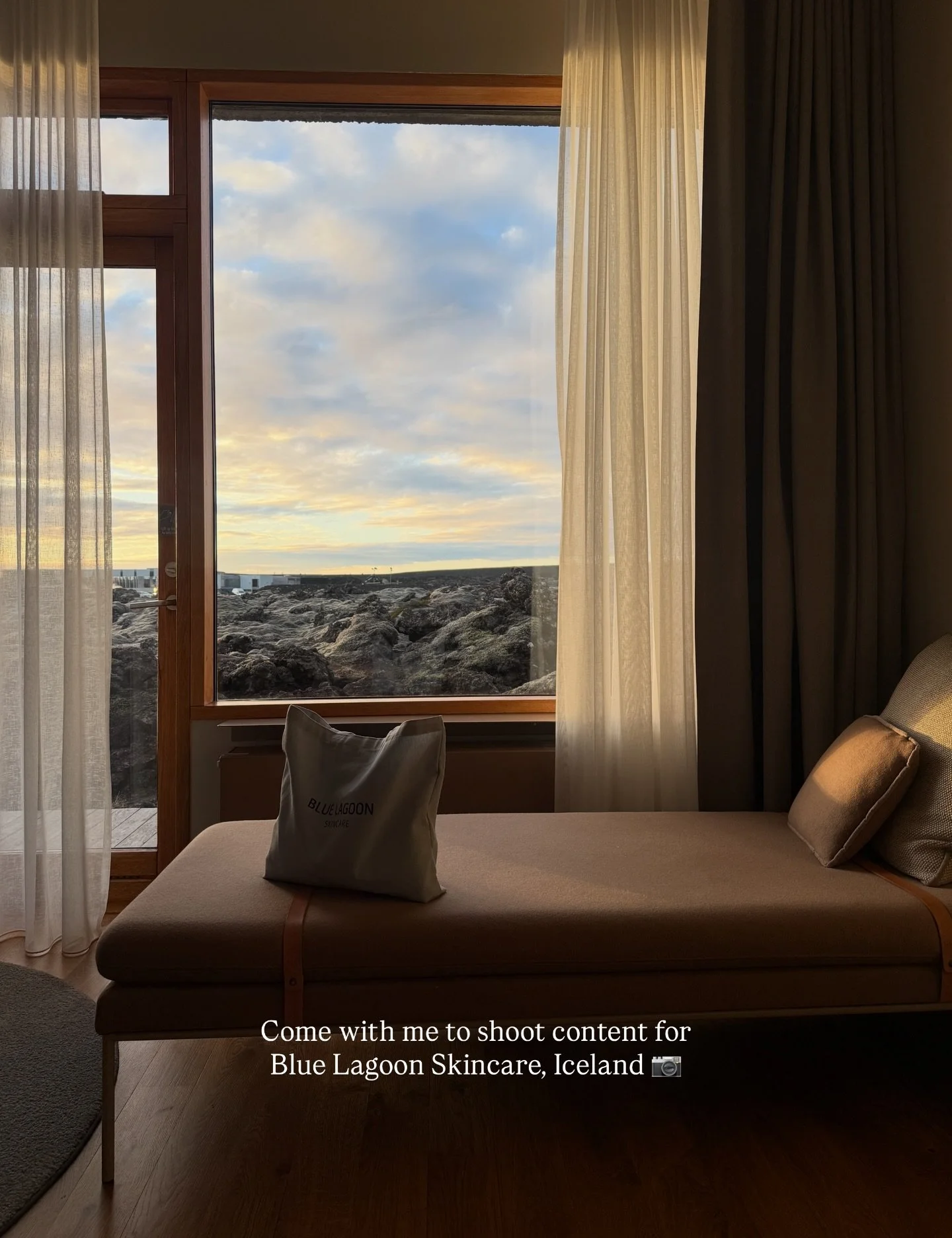 Come with me as a photographer to shoot content for @bluelagoonskincare @bluelagoonis 📷 Swipe to the end for a very big surprise I wasn&rsquo;t expecting ✨ 

Stay tuned for my favourite (&amp; coldest!) shoot yet&hellip; ❄️🧖&zwj;♀️