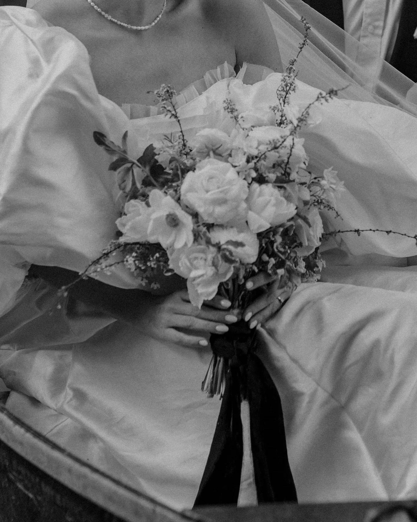 grace &amp; samuel 🤍

Photographer @anitakphotography 
Organiser @forevermoreworkshop 
Venue: @euridge_
Venue Styling: @byhannahbaskett
Tableware: @theluxecollectionuk
Florist: @oliviamichaelaflowers
Bridal dresses @wildenlondon
Bridal hair @bridalh