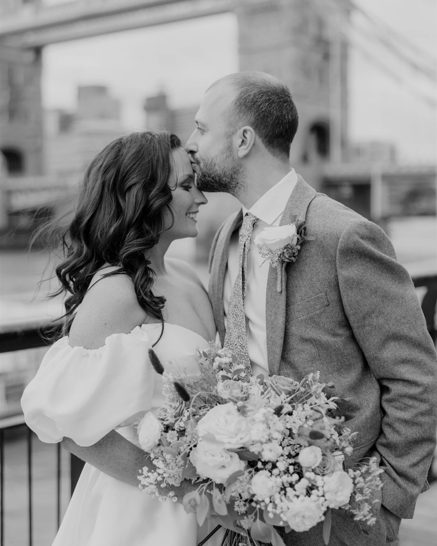 Marrying your best friend, surrounded by all your favourite people, it honestly doesn’t get better than that. Georgina and Simon’s day was full of joy, love, and the kind of energy that makes you smile just thinking about it. From start t