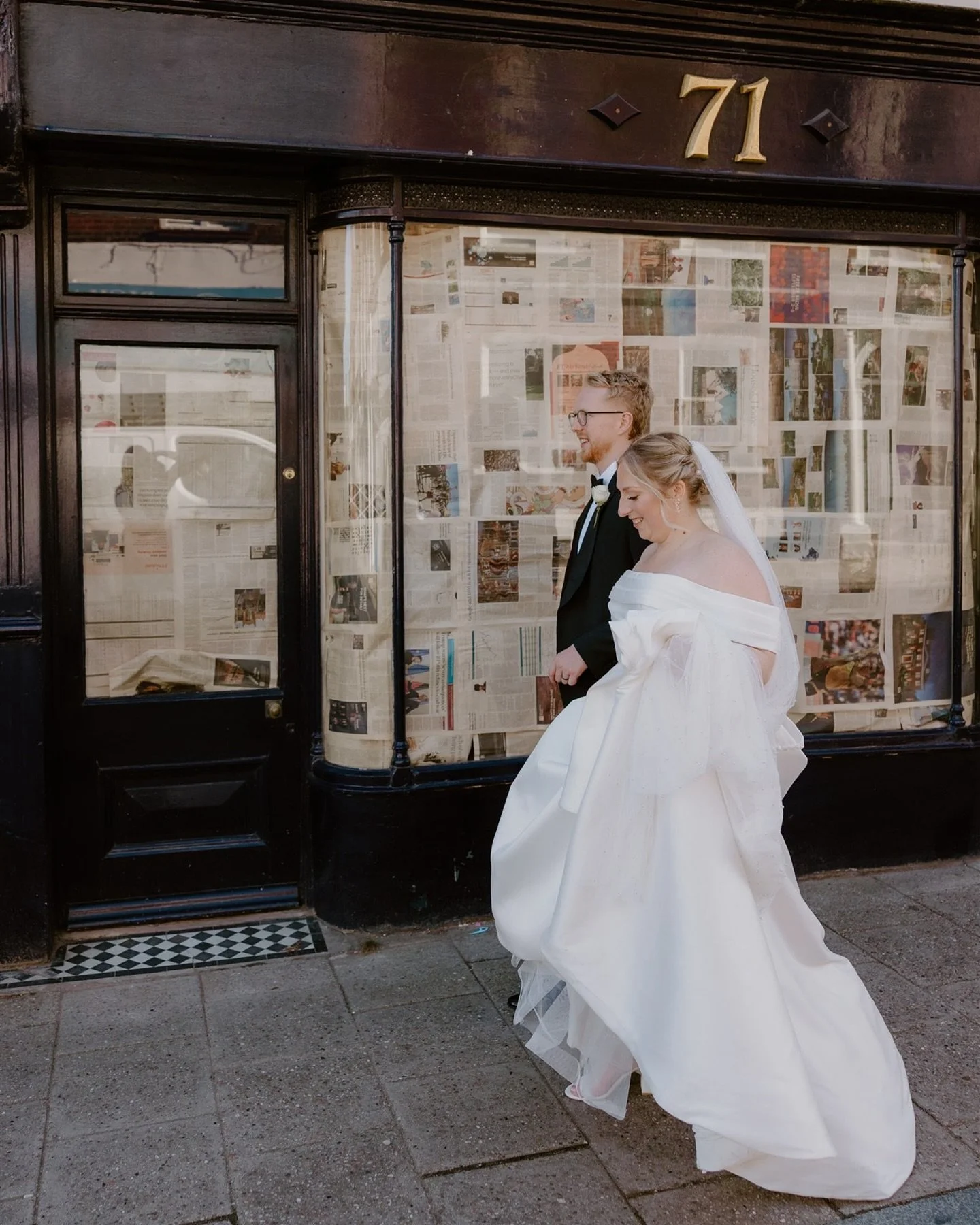 Courtney and Ryan’s day was everything I love about weddings, relaxed, full of love, and such good energy from start to finish.
So happy I got to be there and capture it all 🤍
Photographer @anitakphotography 
Make-up makeupbyzoeellen
Hairdre