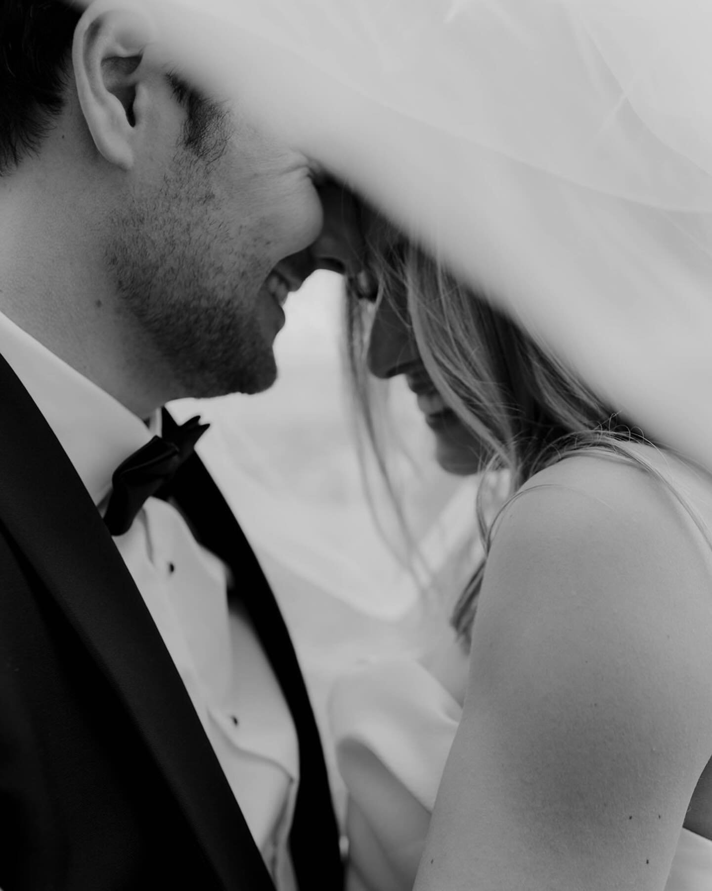 London will always be one of my favourite places | Anna &amp; Duncan 🤍

#londonwedding #chelseatownhall #intimateweddinginlondon #londonweddingphotographer #sussexweddingphotographer