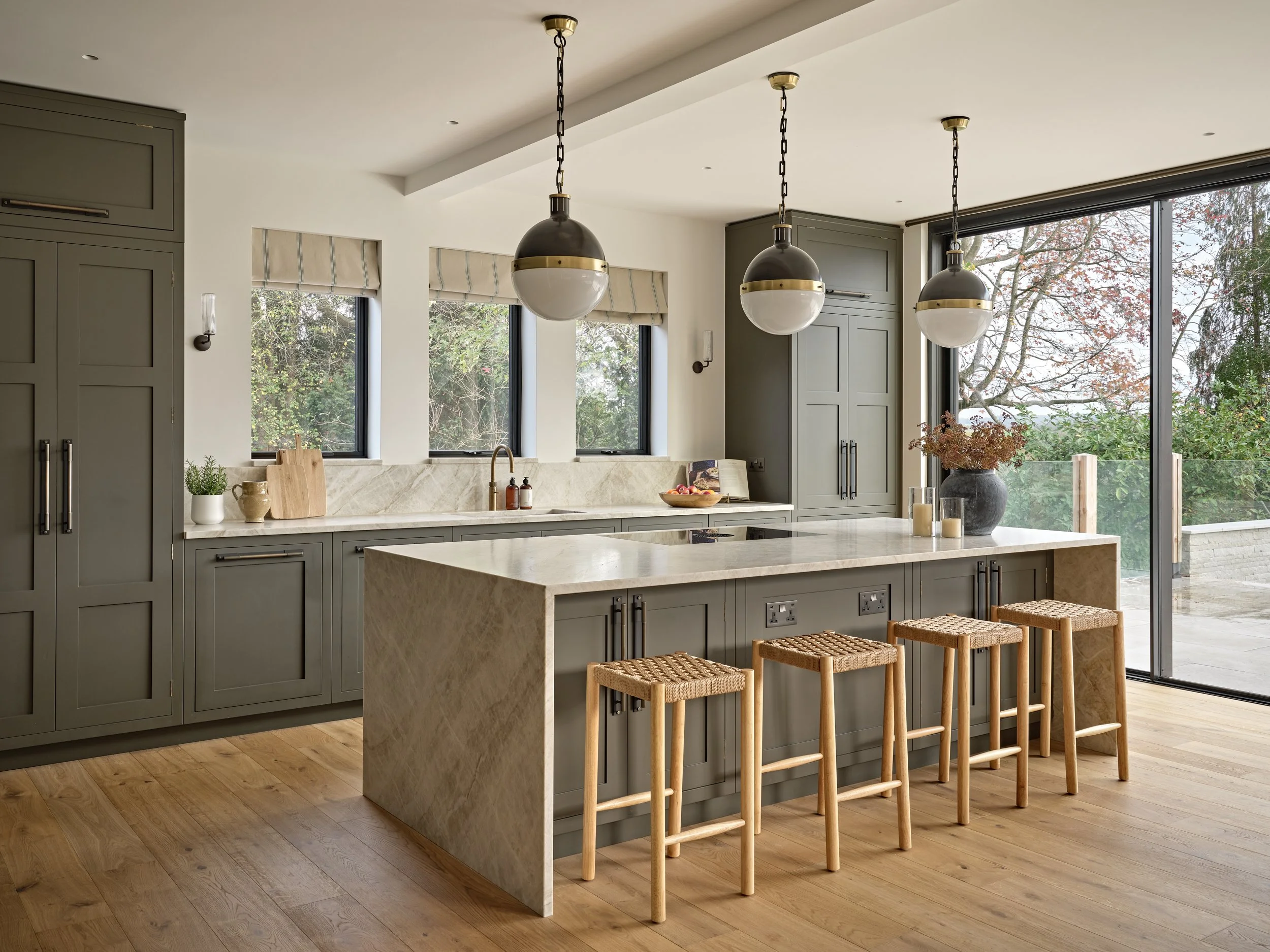 oxshott-crestron-smart-home-kitchen