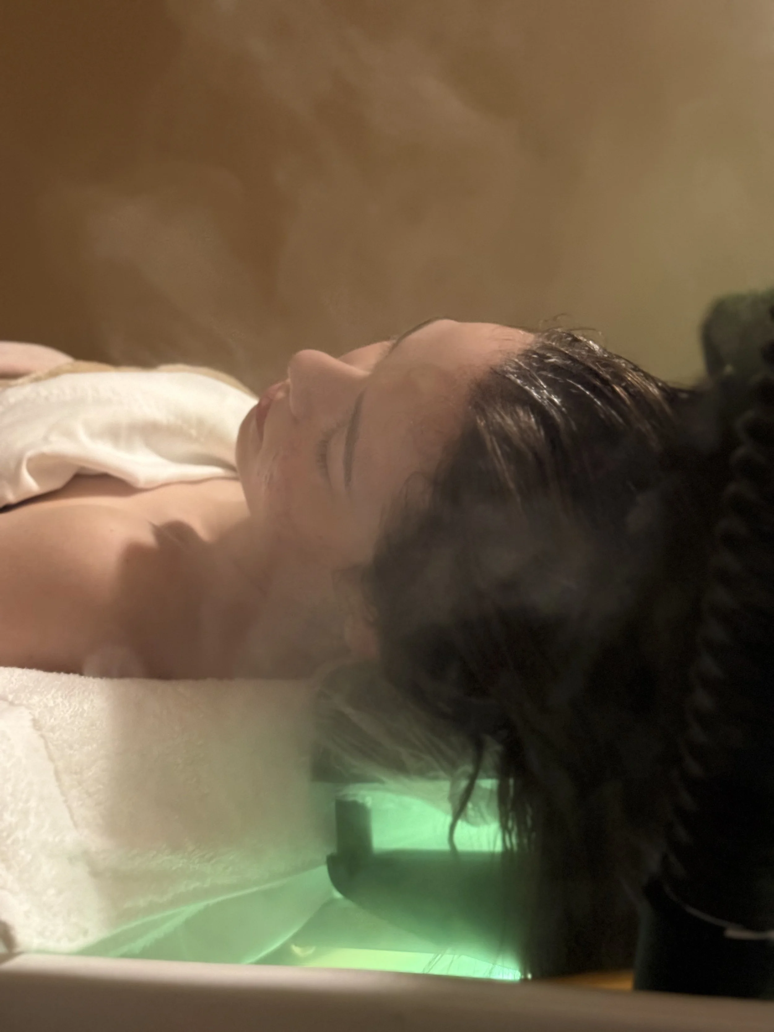 Why Steam Therapy Hits Different During a Head Spa
