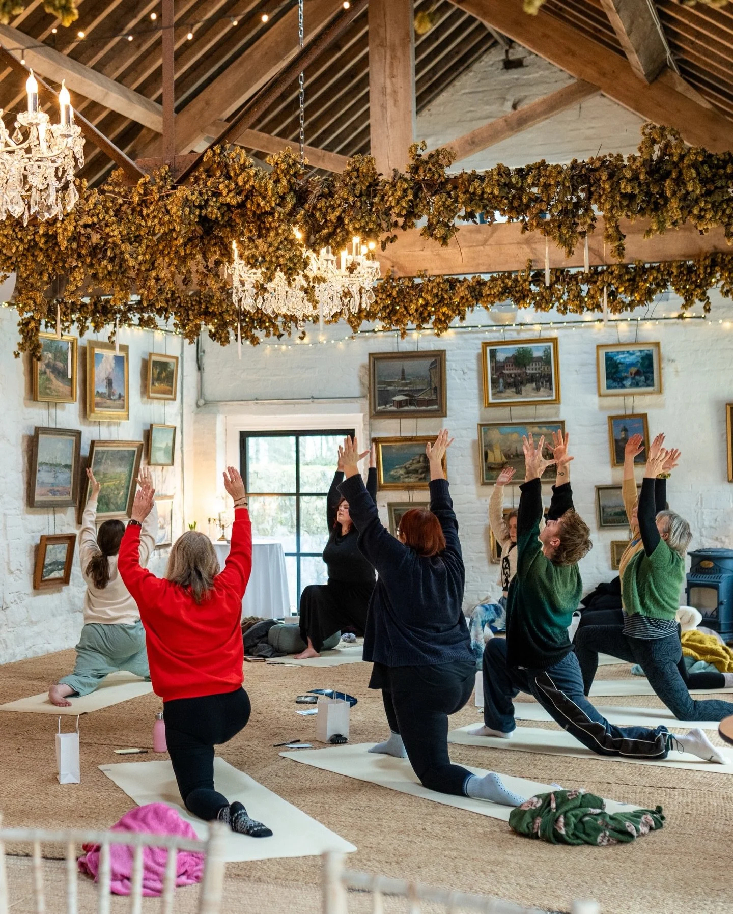 WHAT A BEAUTIFUL DAY✨🍃

Thank you to all our wonderful guests for making it - keep your eyes peeled for more like this!😍

Thank you soooo much @my_paintedlife for these gorgeous pictures❤️

#imbolcdayretreat #yogaretreat #aromatherapy #visionboardi