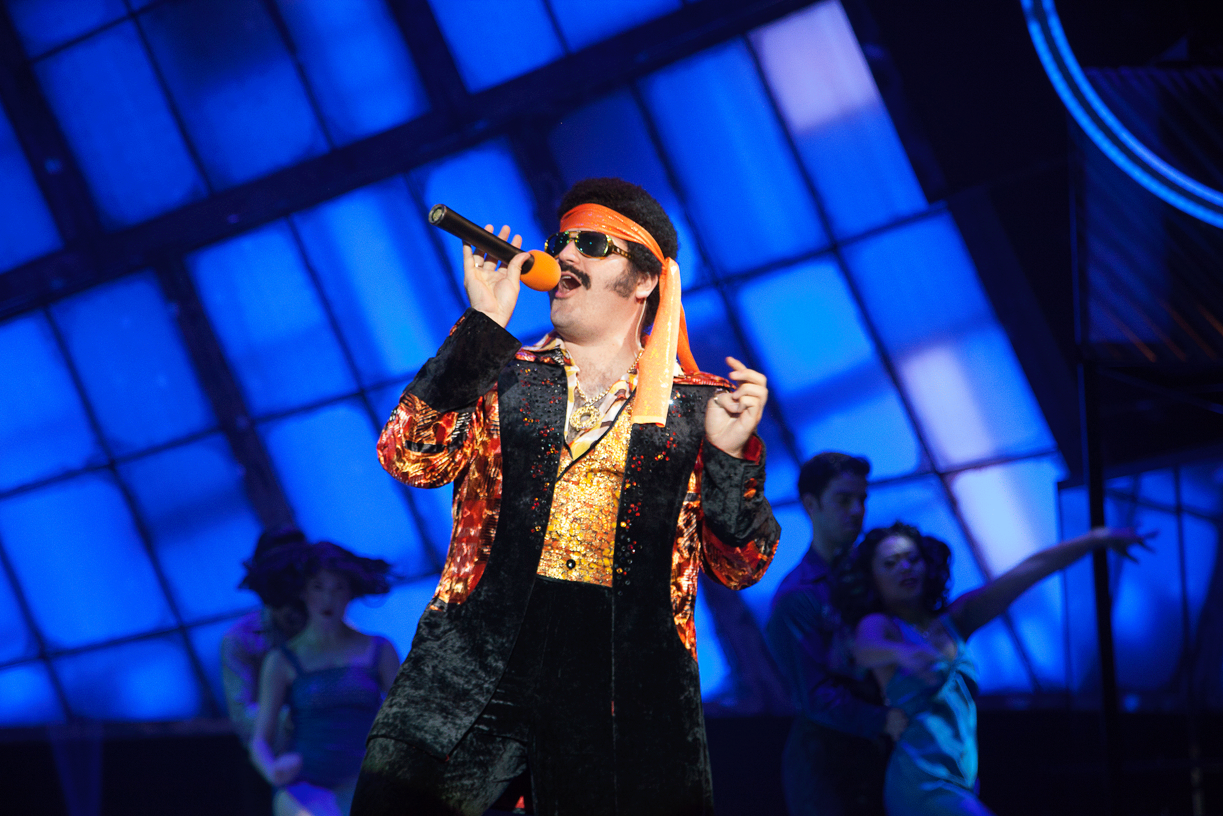 2015_OP_Saturday-Night-Fever_Act-1_photo-by_Jay-Goldsmith_MG_8211_RGB.gif