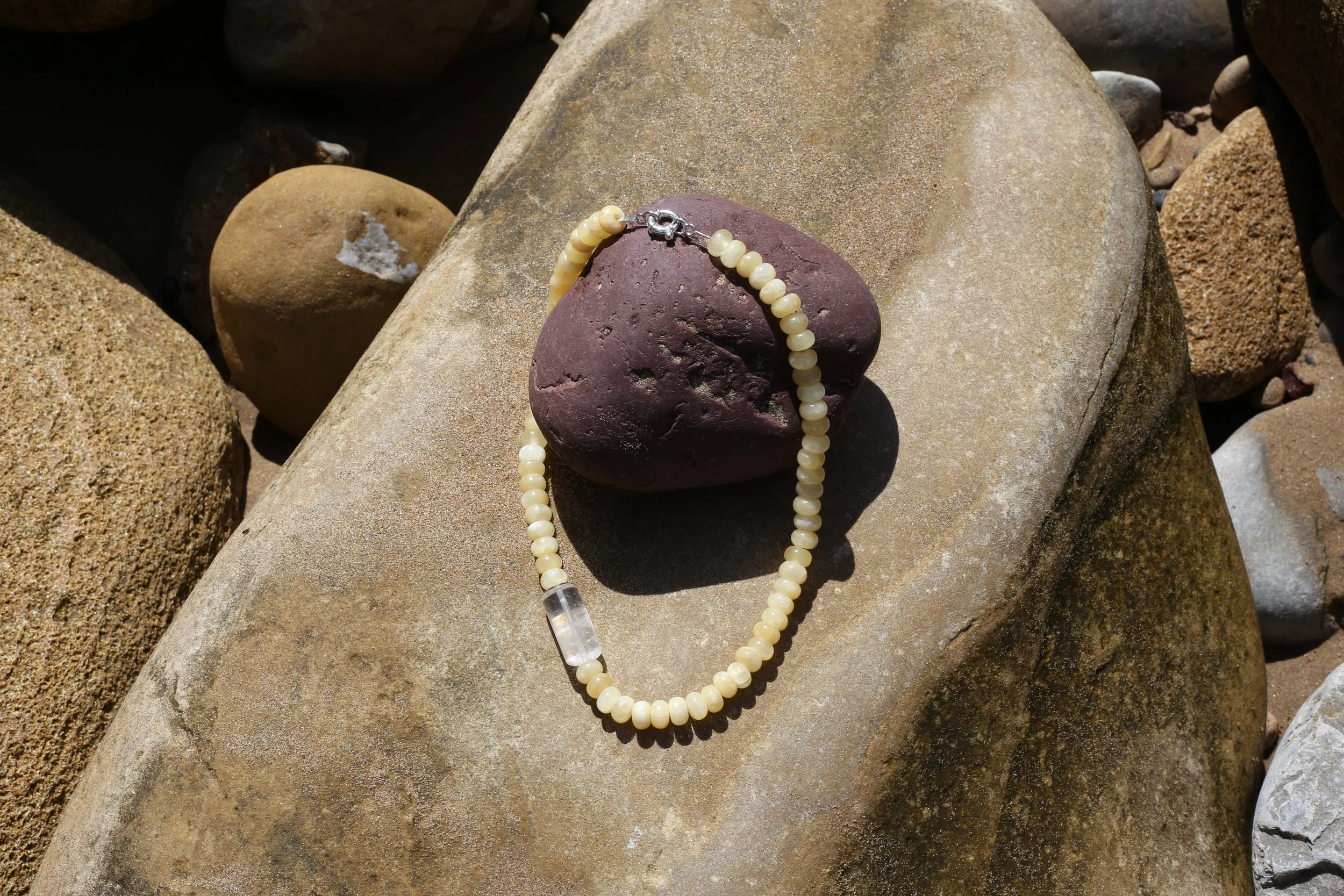 JOY amulet EROS PYTHON YELLOW CALCITE CALCITA AMARILLA COLLAR CUARZO.JPG