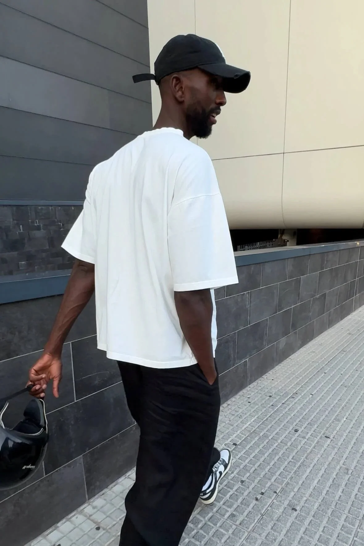 Mo+wearing+Mystic+Muses+Tee+Eros+Python+in+Barcelona+size+XL+.jpg